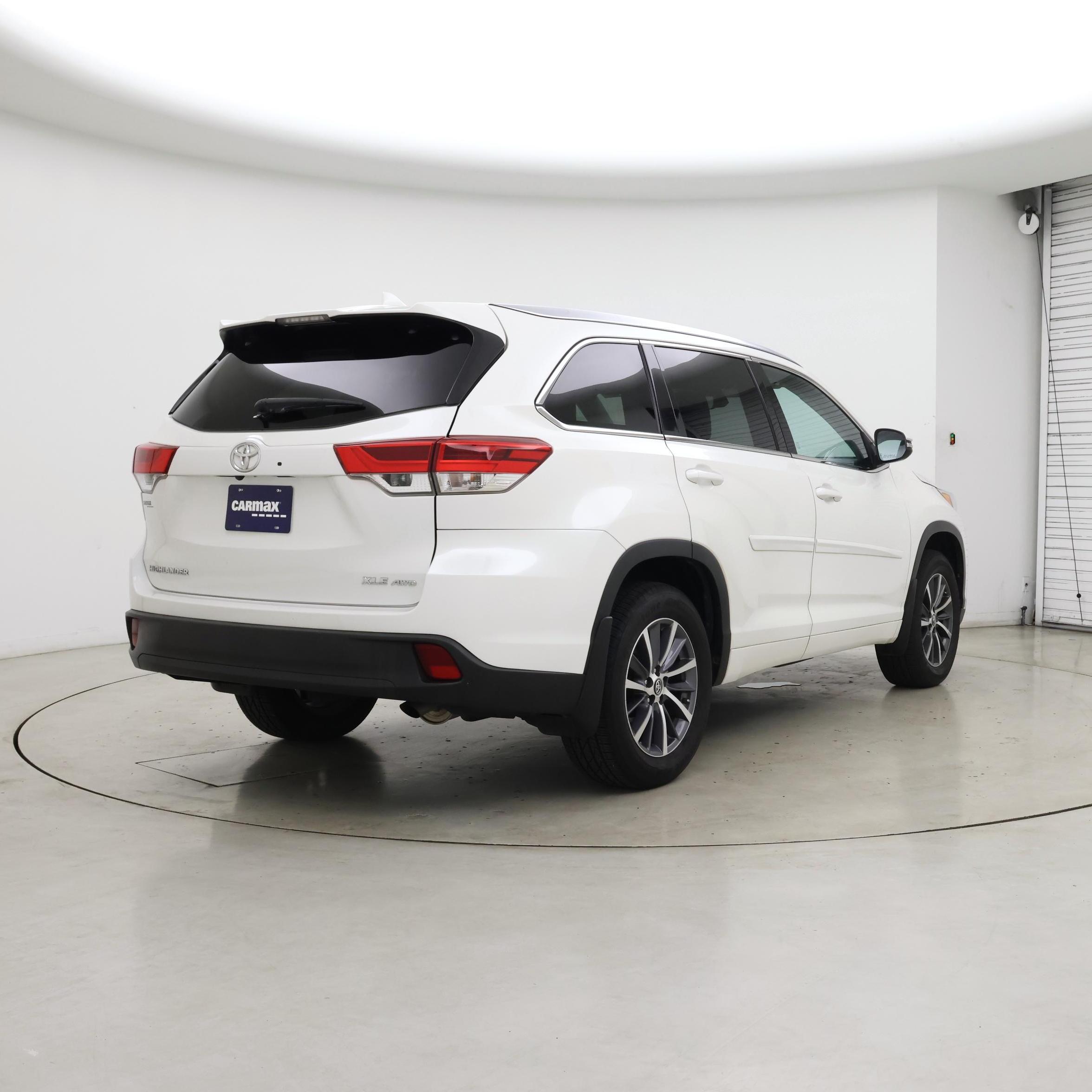 Thumbnail: 2018 Toyota Highlander - 8