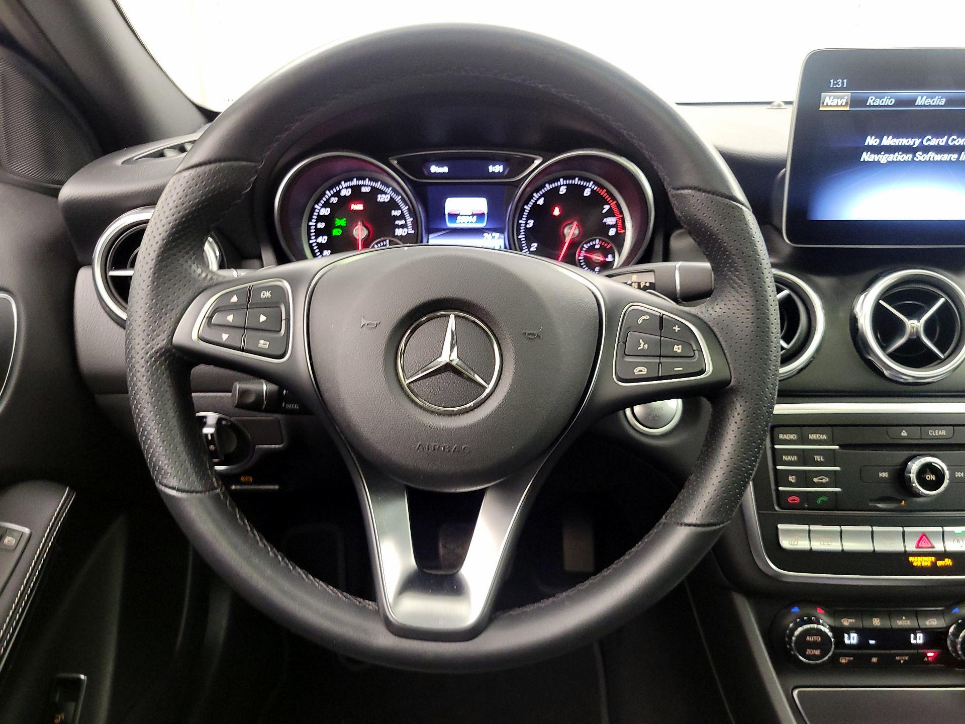 Thumbnail: 2019 Mercedes-Benz GLA - 10