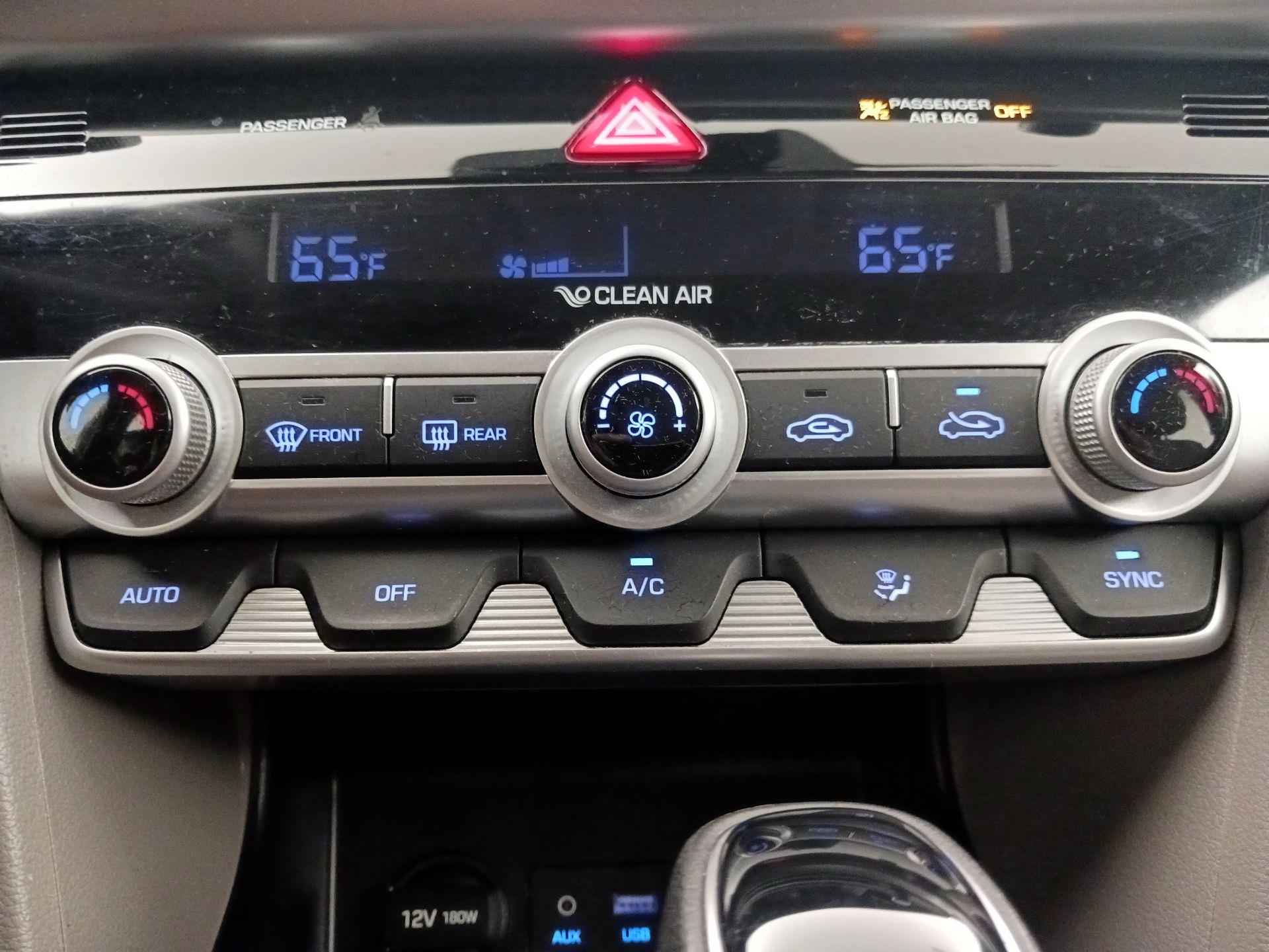 Thumbnail: 2020 Hyundai Elantra - 16