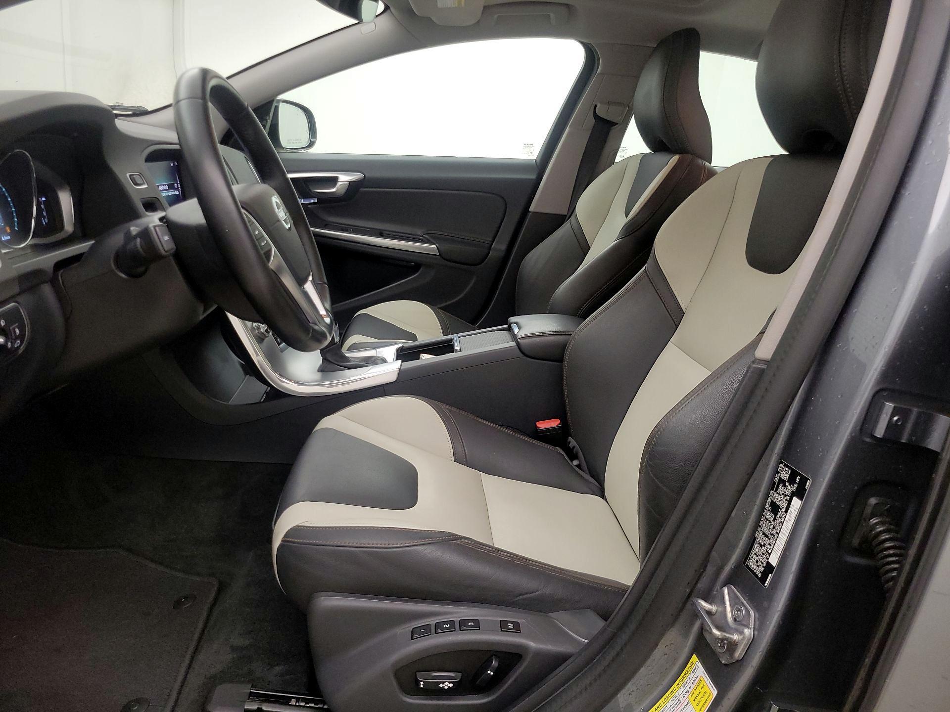 Thumbnail: 2018 Volvo S60 - 11