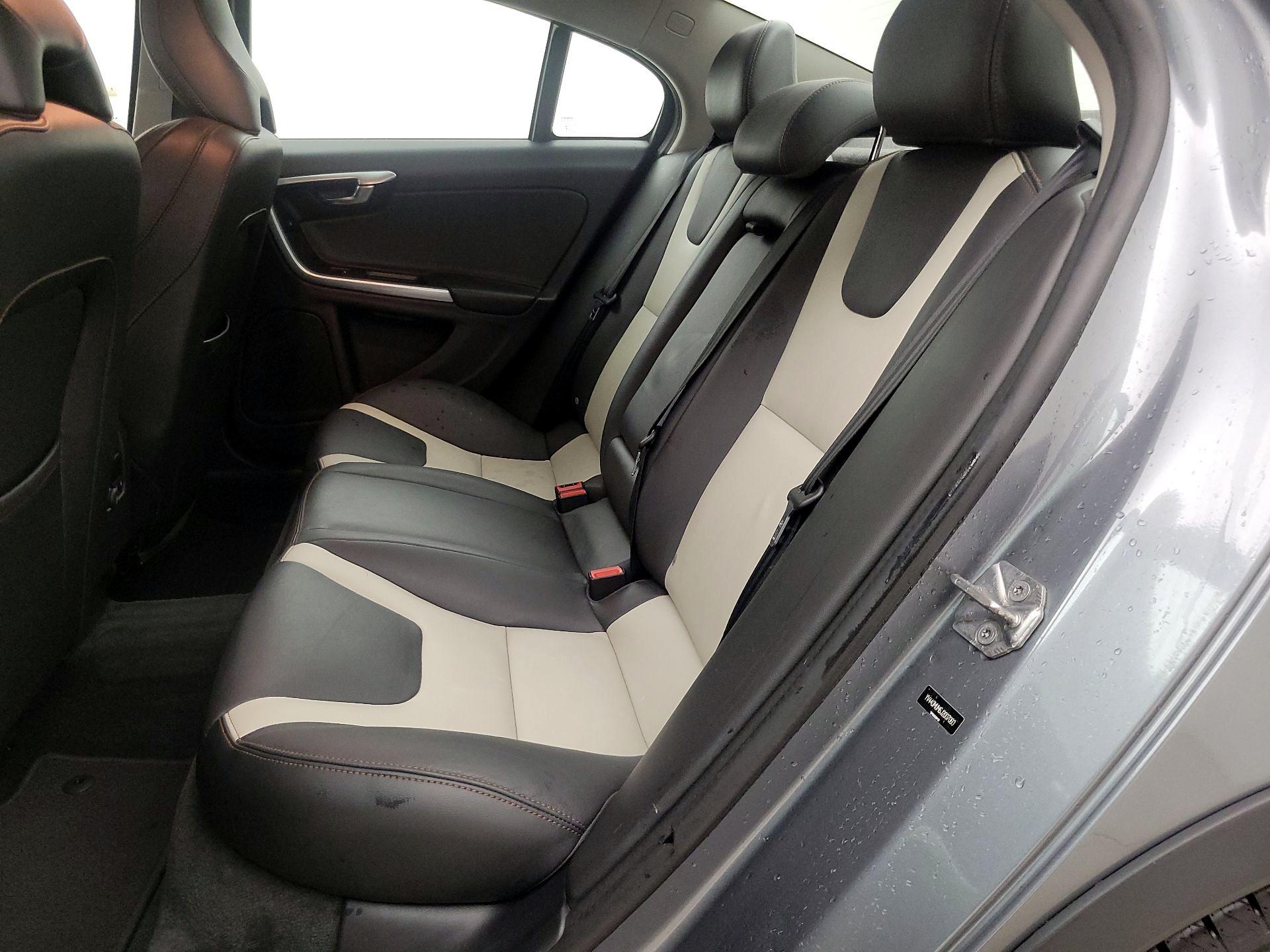 Thumbnail: 2018 Volvo S60 - 20