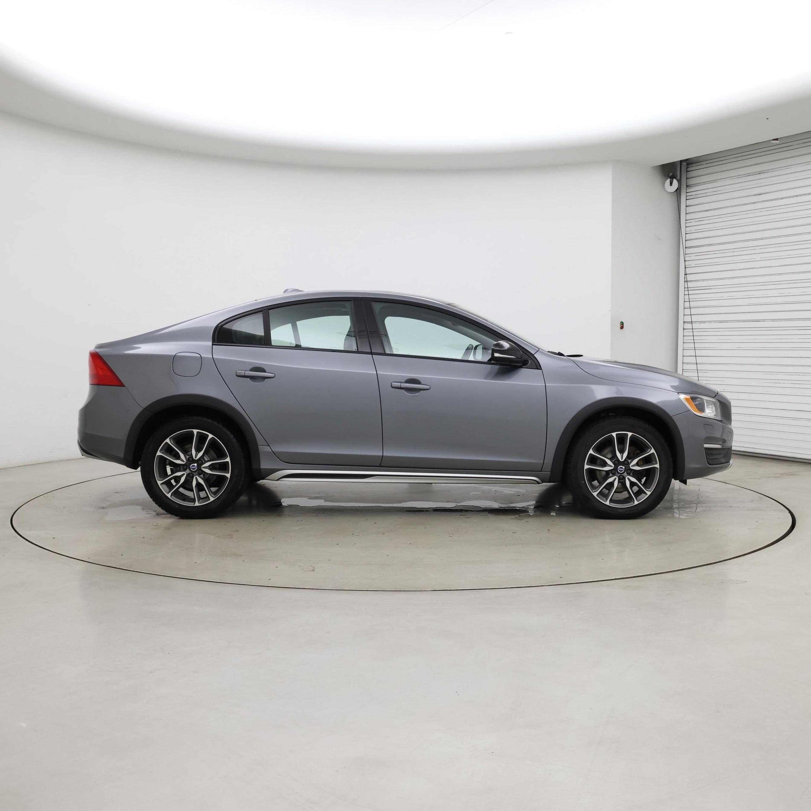 Thumbnail: 2018 Volvo S60 - 7
