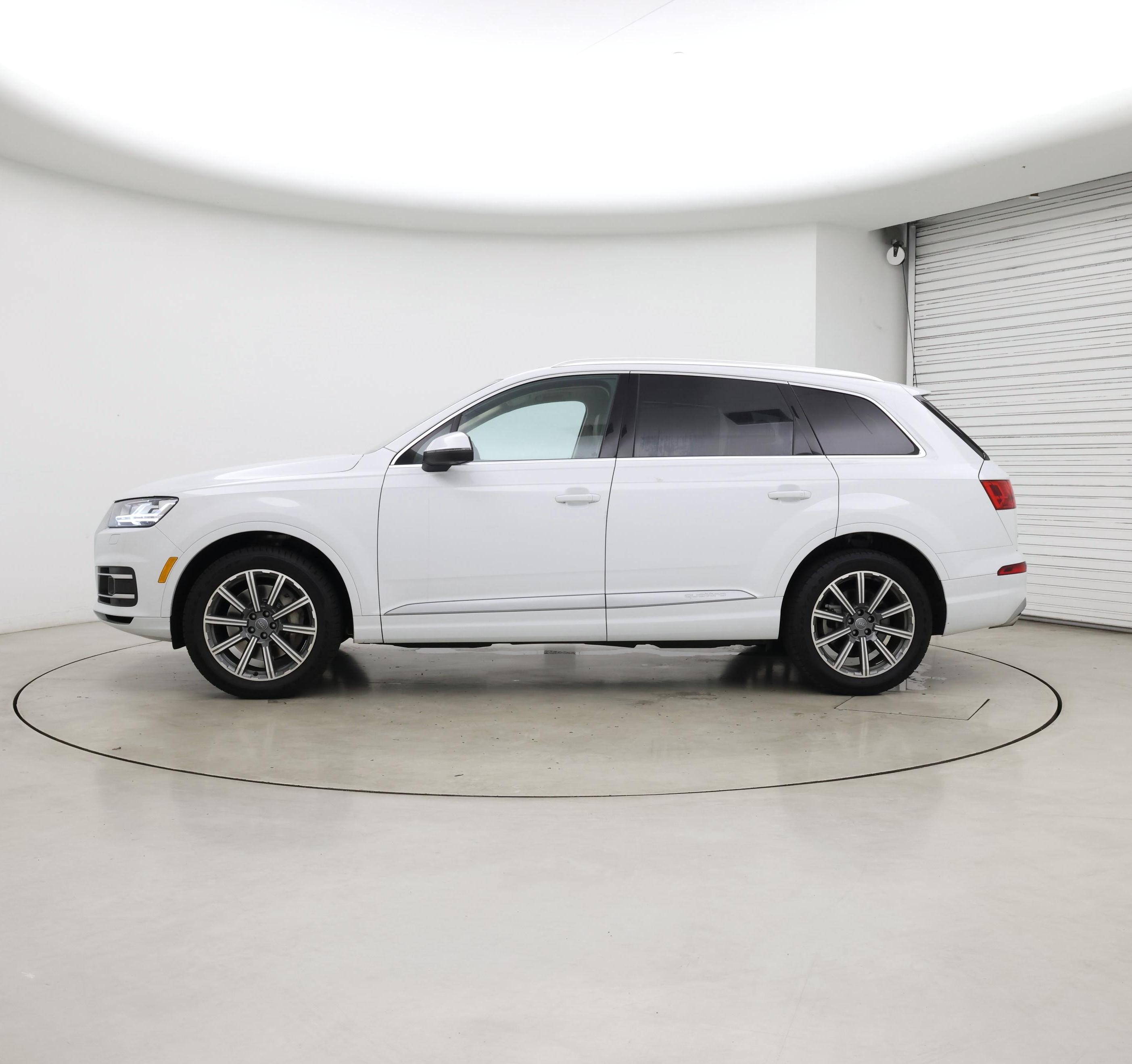 Thumbnail: 2017 Audi Q7 - 3