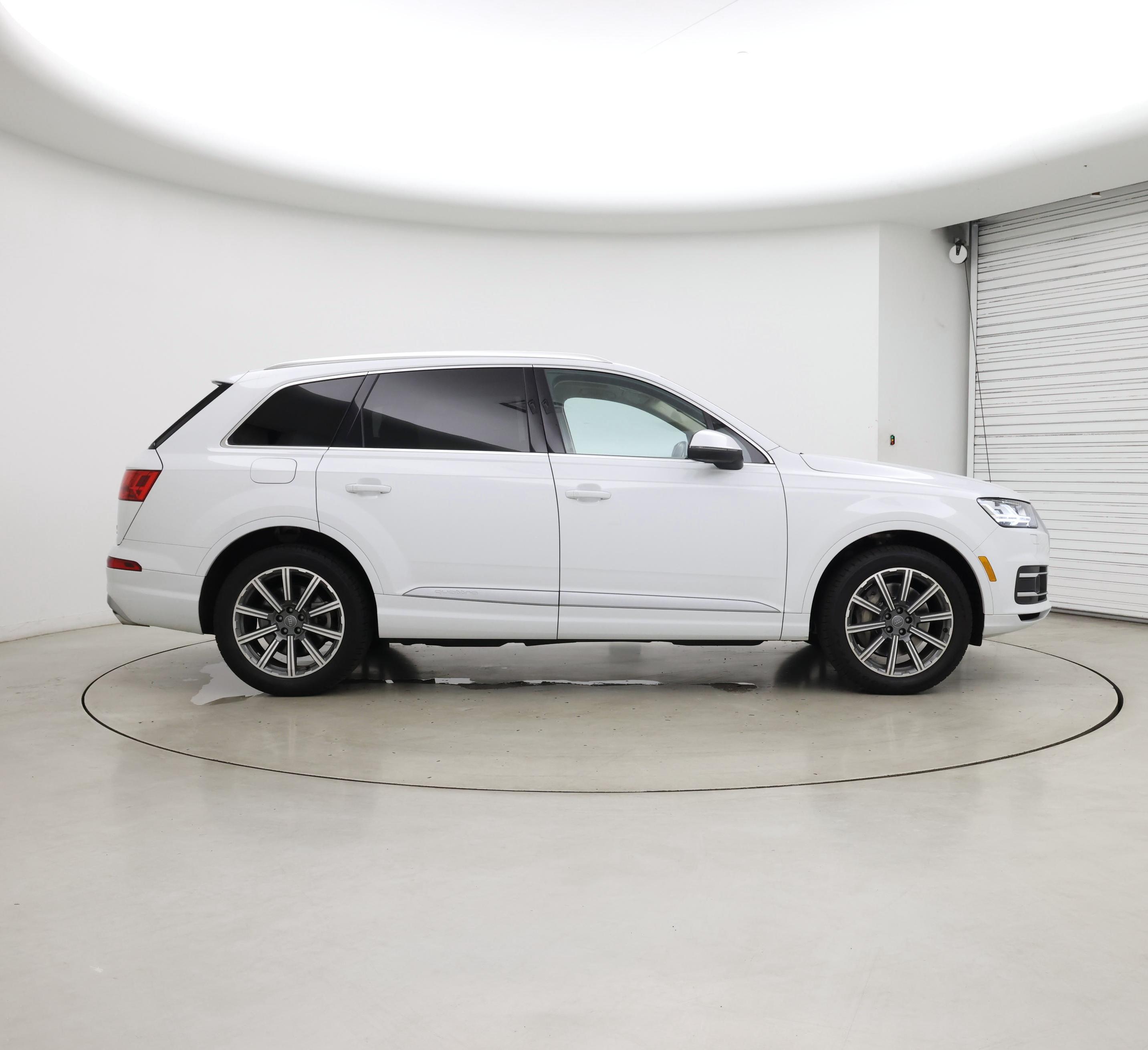 Thumbnail: 2017 Audi Q7 - 7