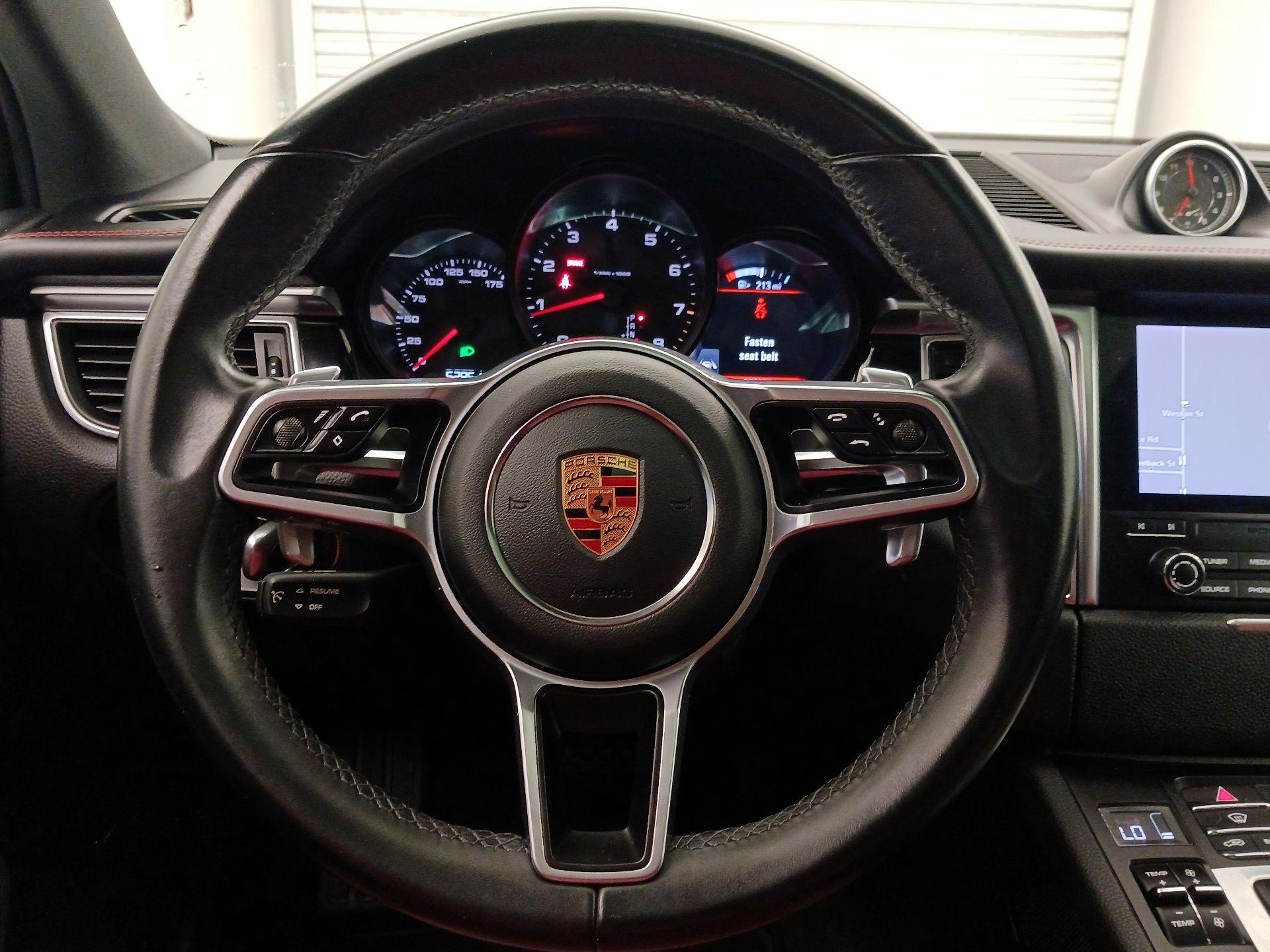 Thumbnail: 2018 Porsche Macan - 10
