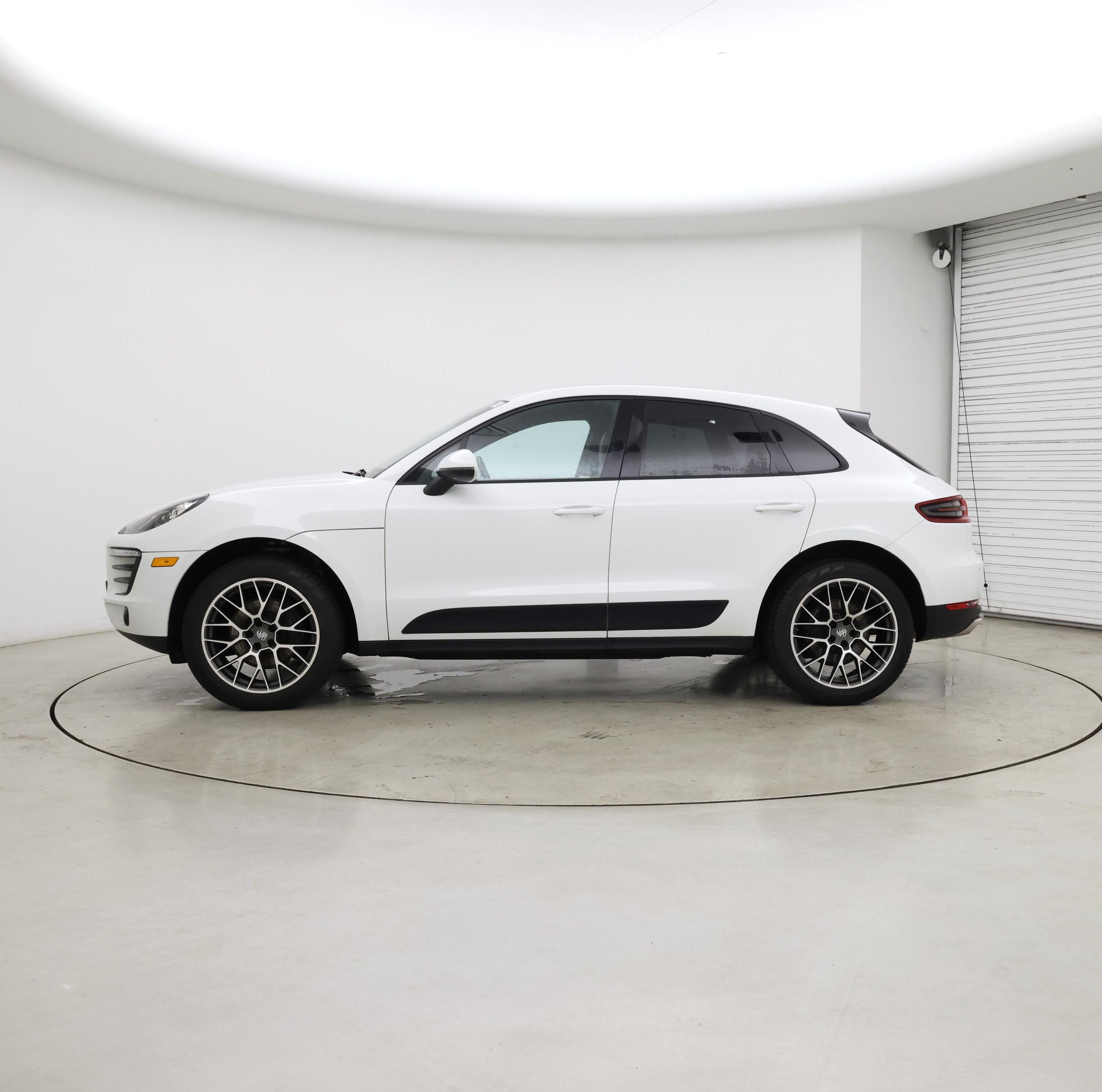 Thumbnail: 2018 Porsche Macan - 3