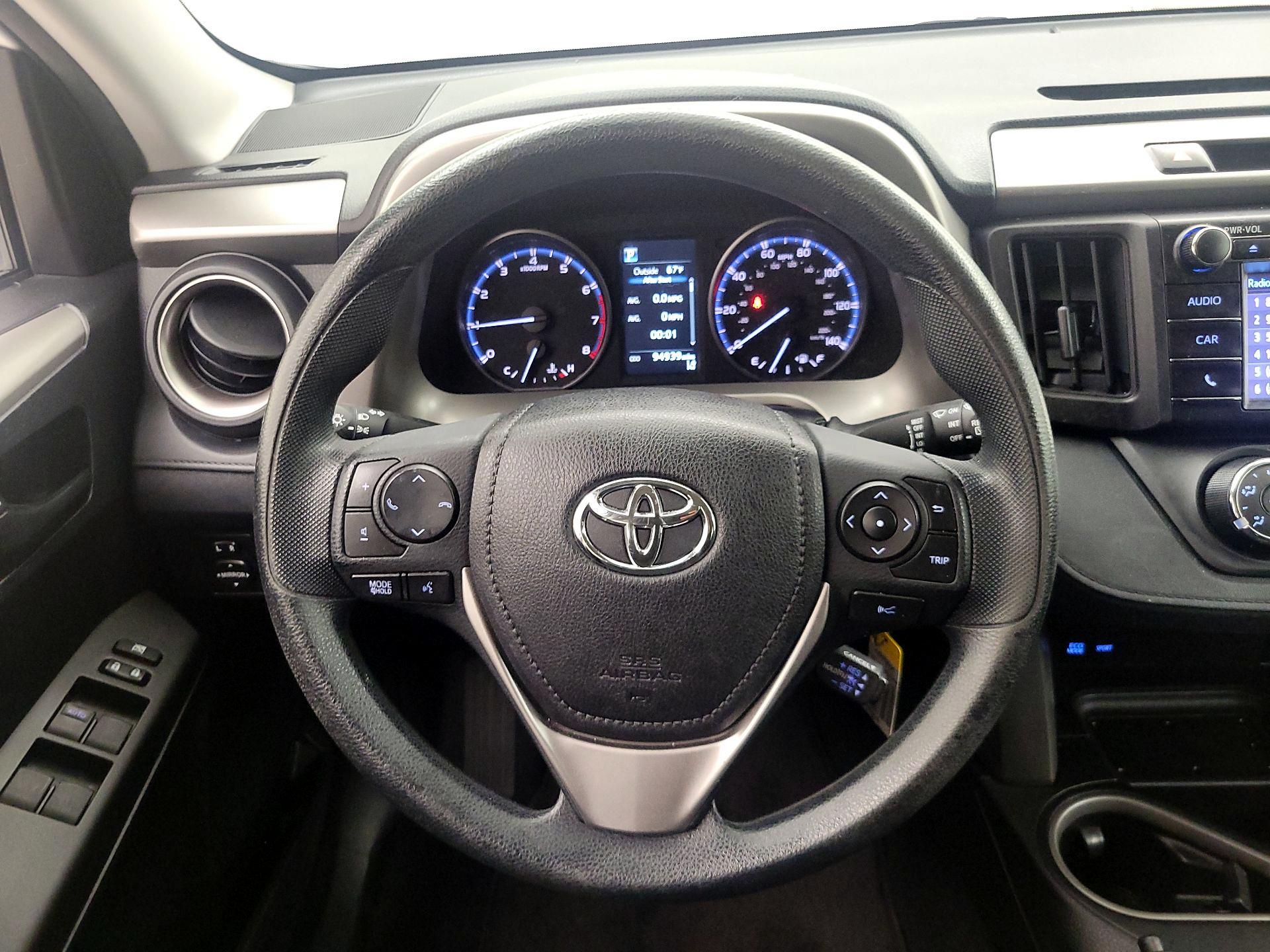 Thumbnail: 2017 Toyota RAV4 - 10