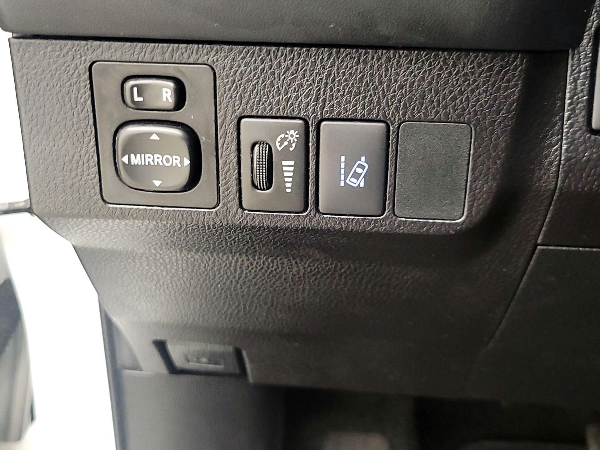 Thumbnail: 2017 Toyota RAV4 - 13