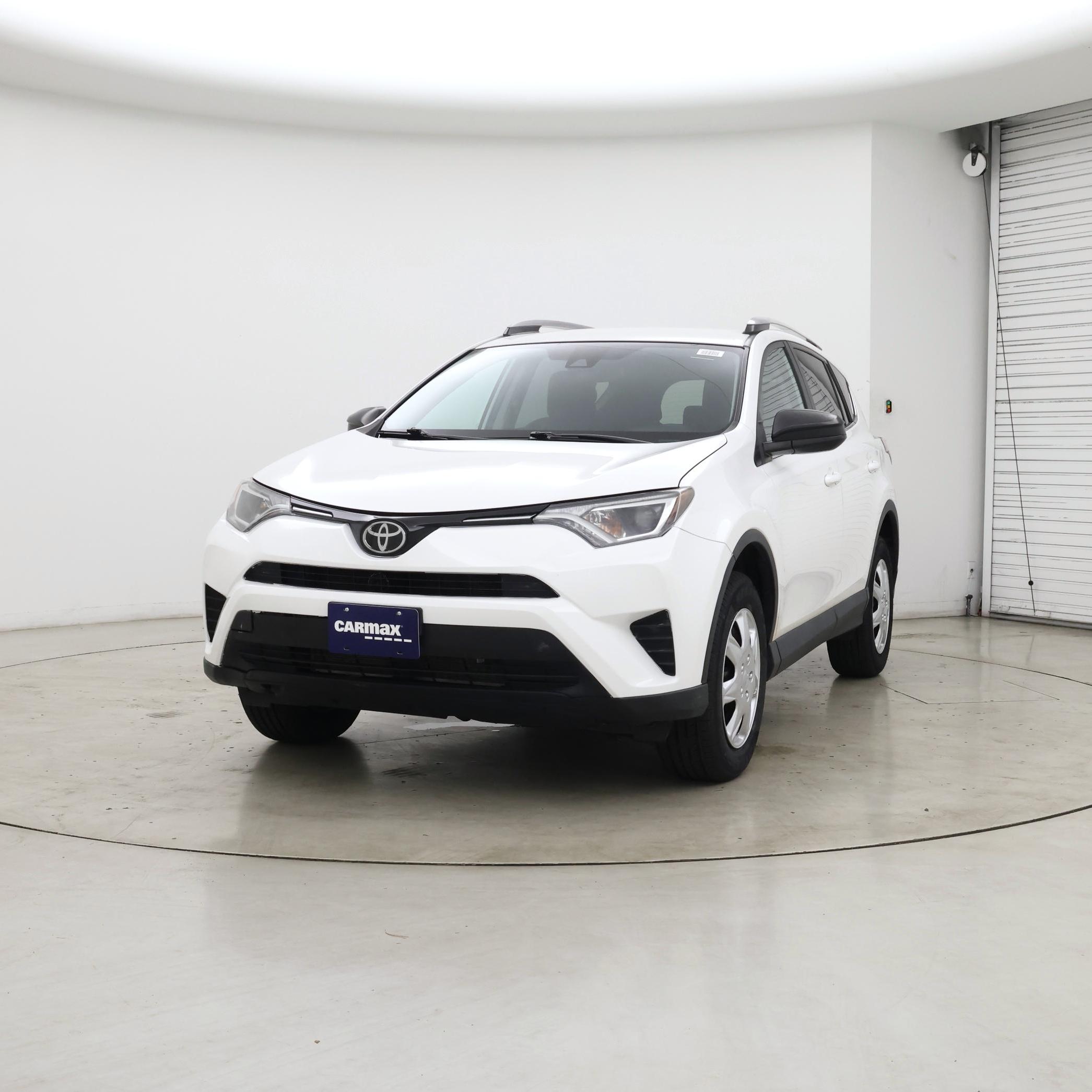 Thumbnail: 2017 Toyota RAV4 - 4