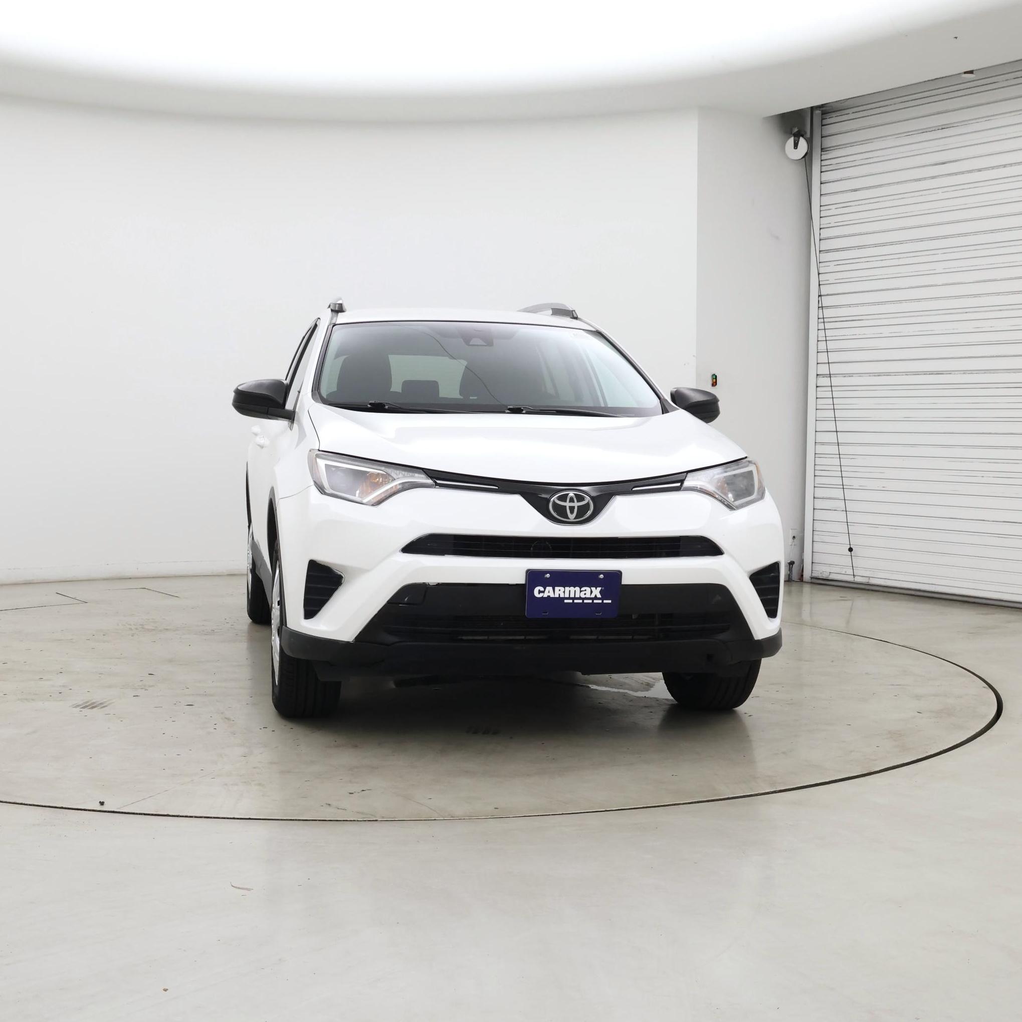 Thumbnail: 2017 Toyota RAV4 - 5