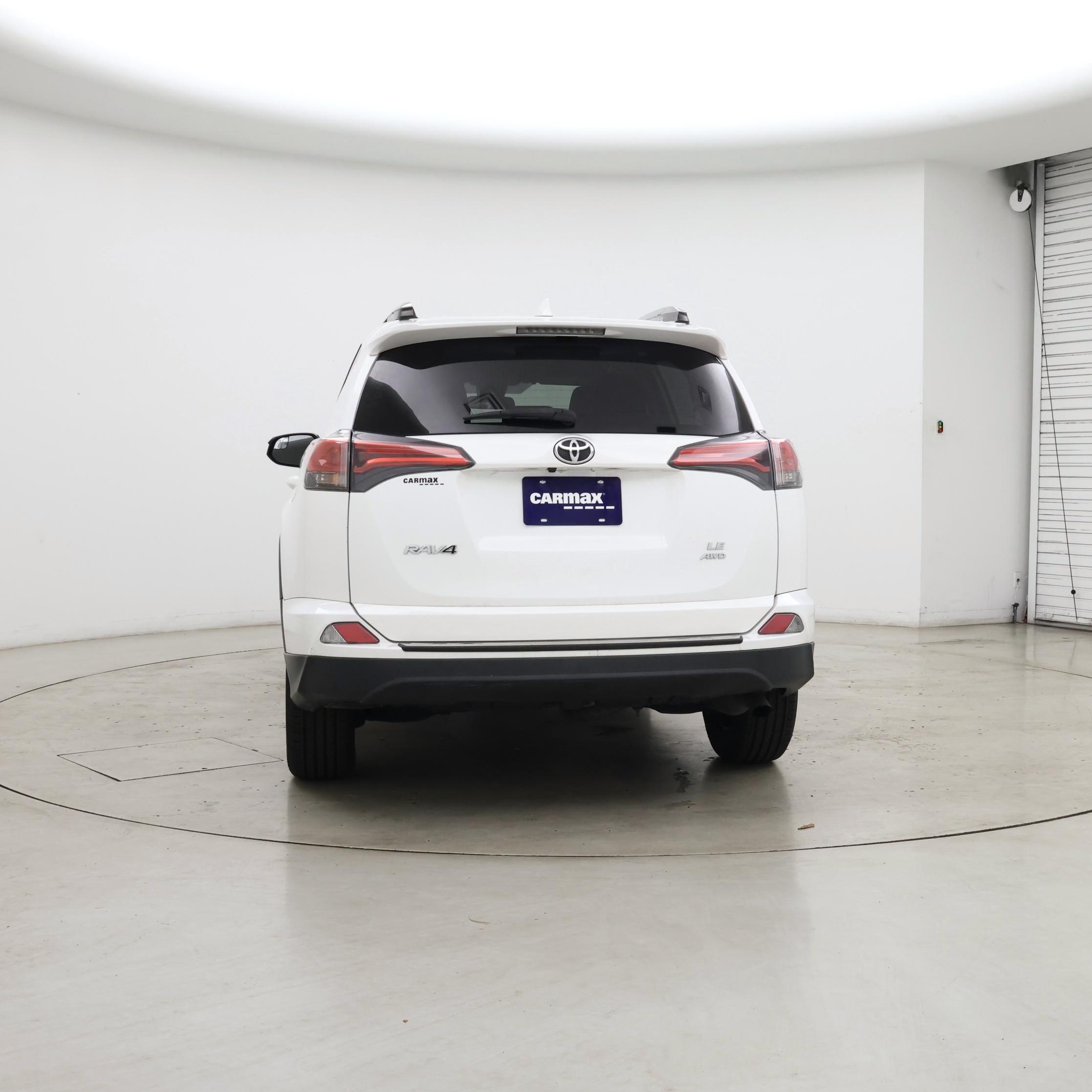 Thumbnail: 2017 Toyota RAV4 - 6