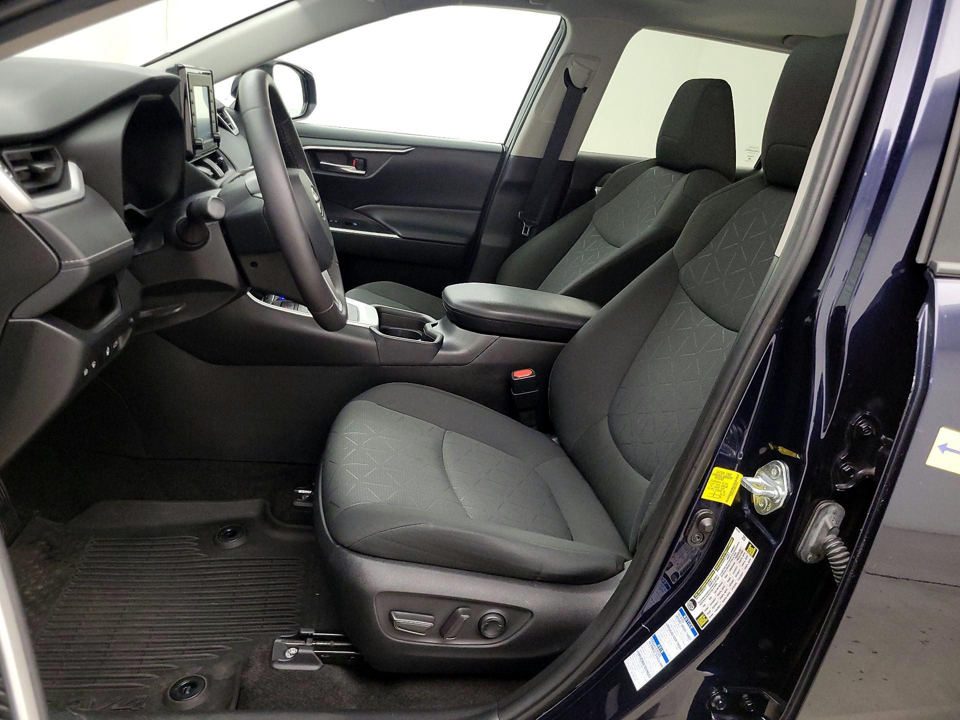 Thumbnail: 2021 Toyota RAV4 - 11