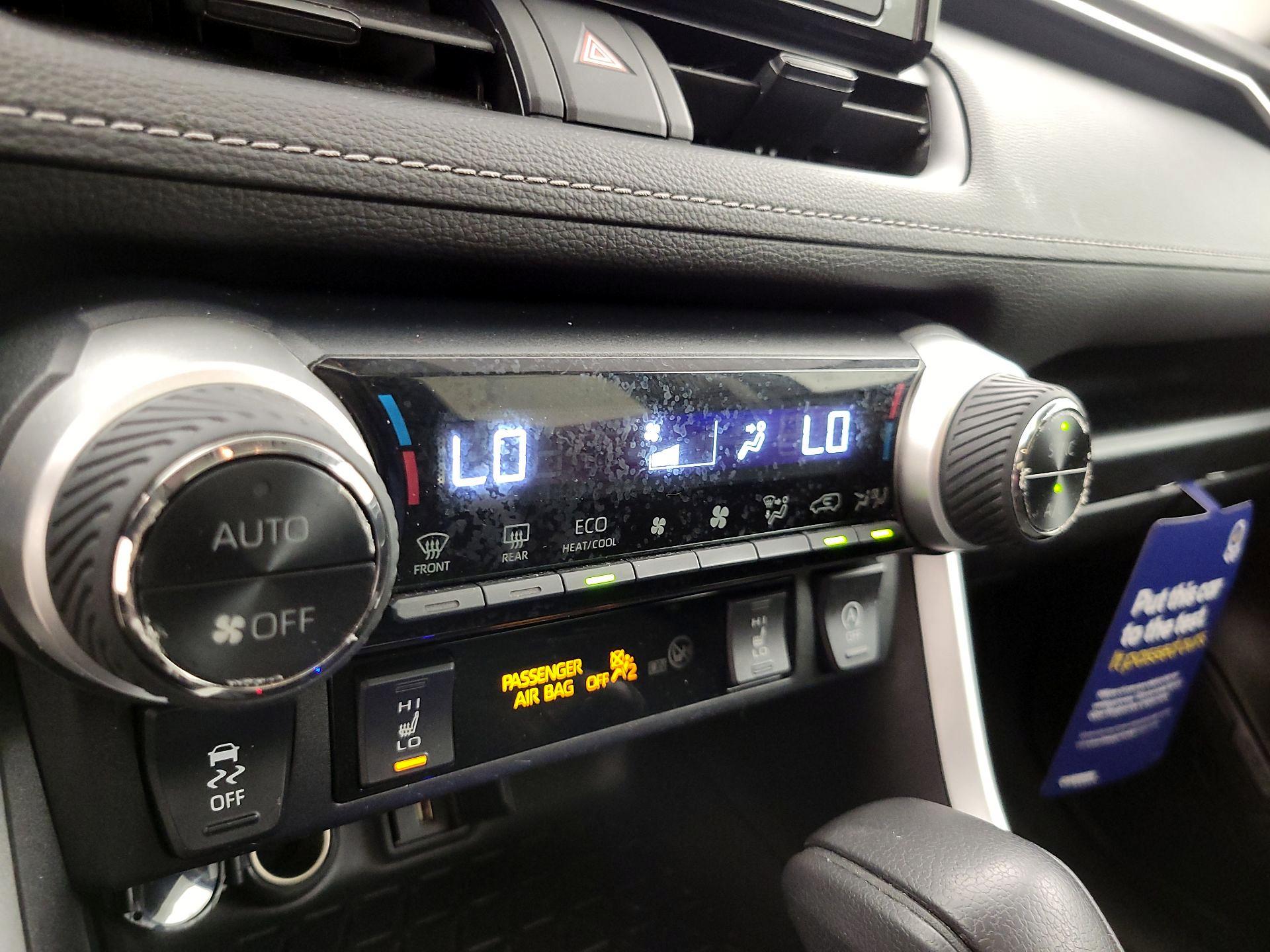Thumbnail: 2021 Toyota RAV4 - 16