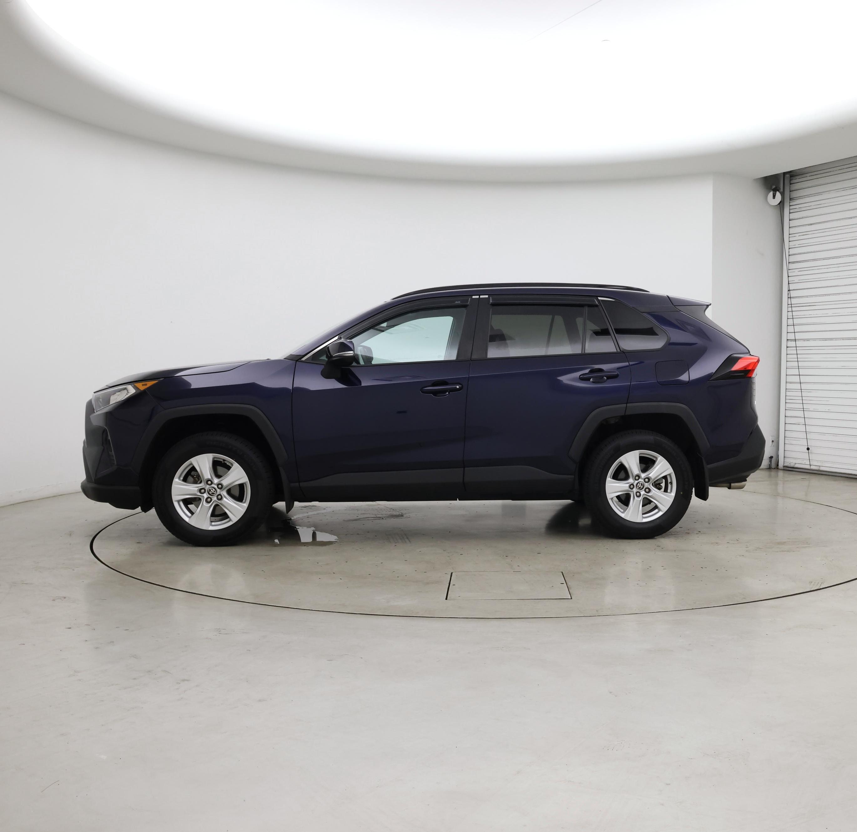 Thumbnail: 2021 Toyota RAV4 - 3