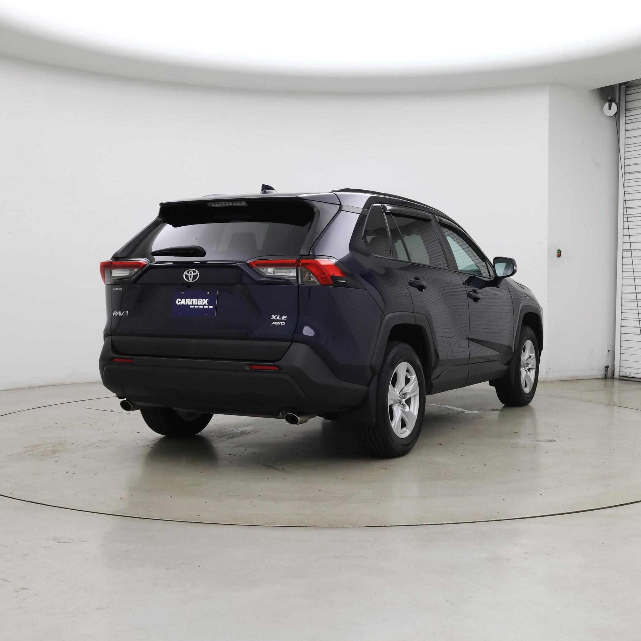 Thumbnail: 2021 Toyota RAV4 - 8