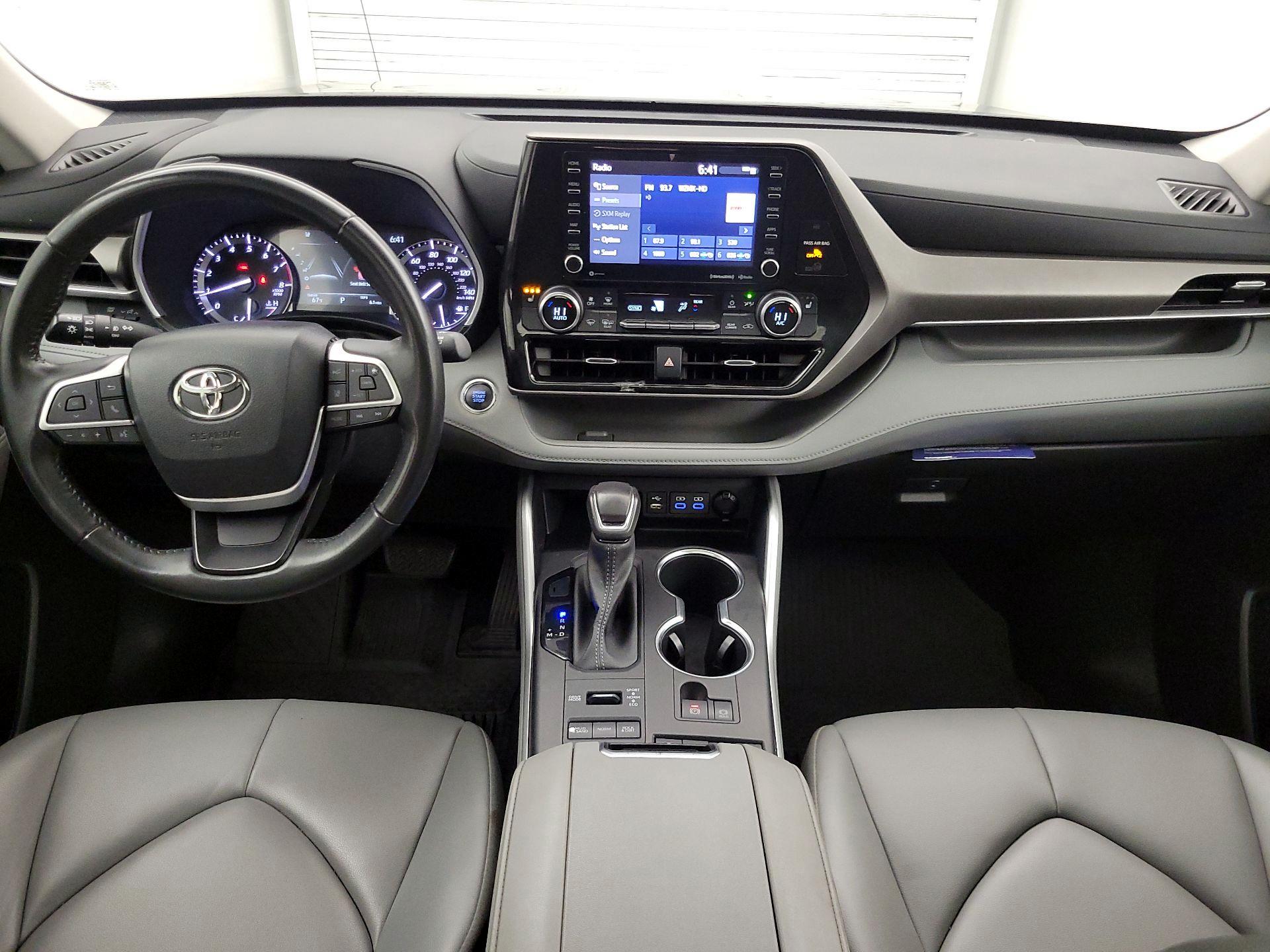 Thumbnail: 2022 Toyota Highlander - 9