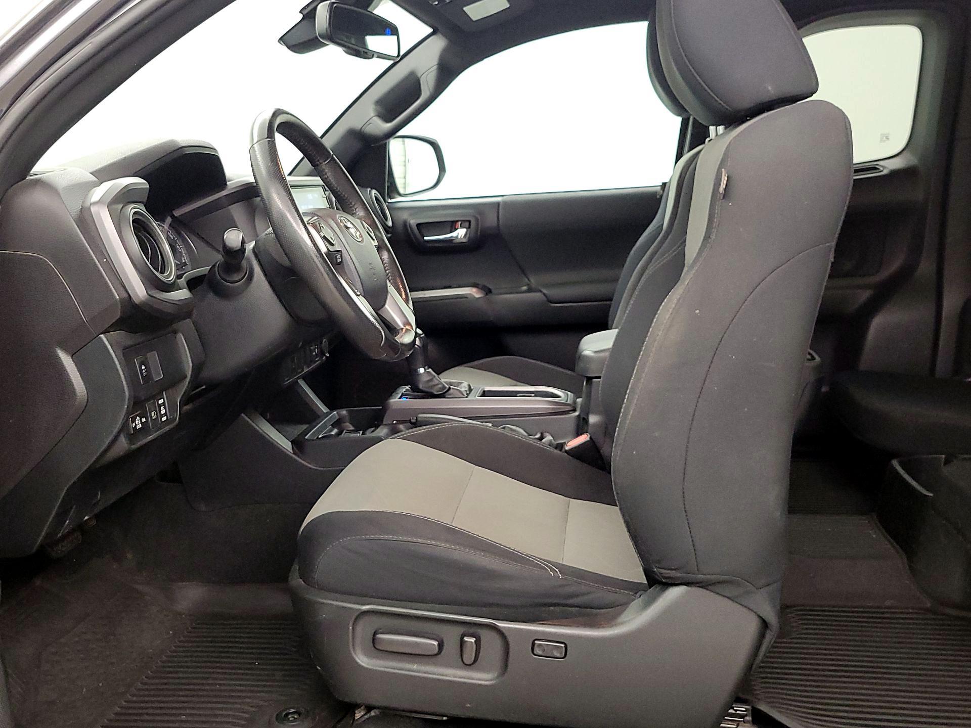 Thumbnail: 2020 Toyota Tacoma - 11