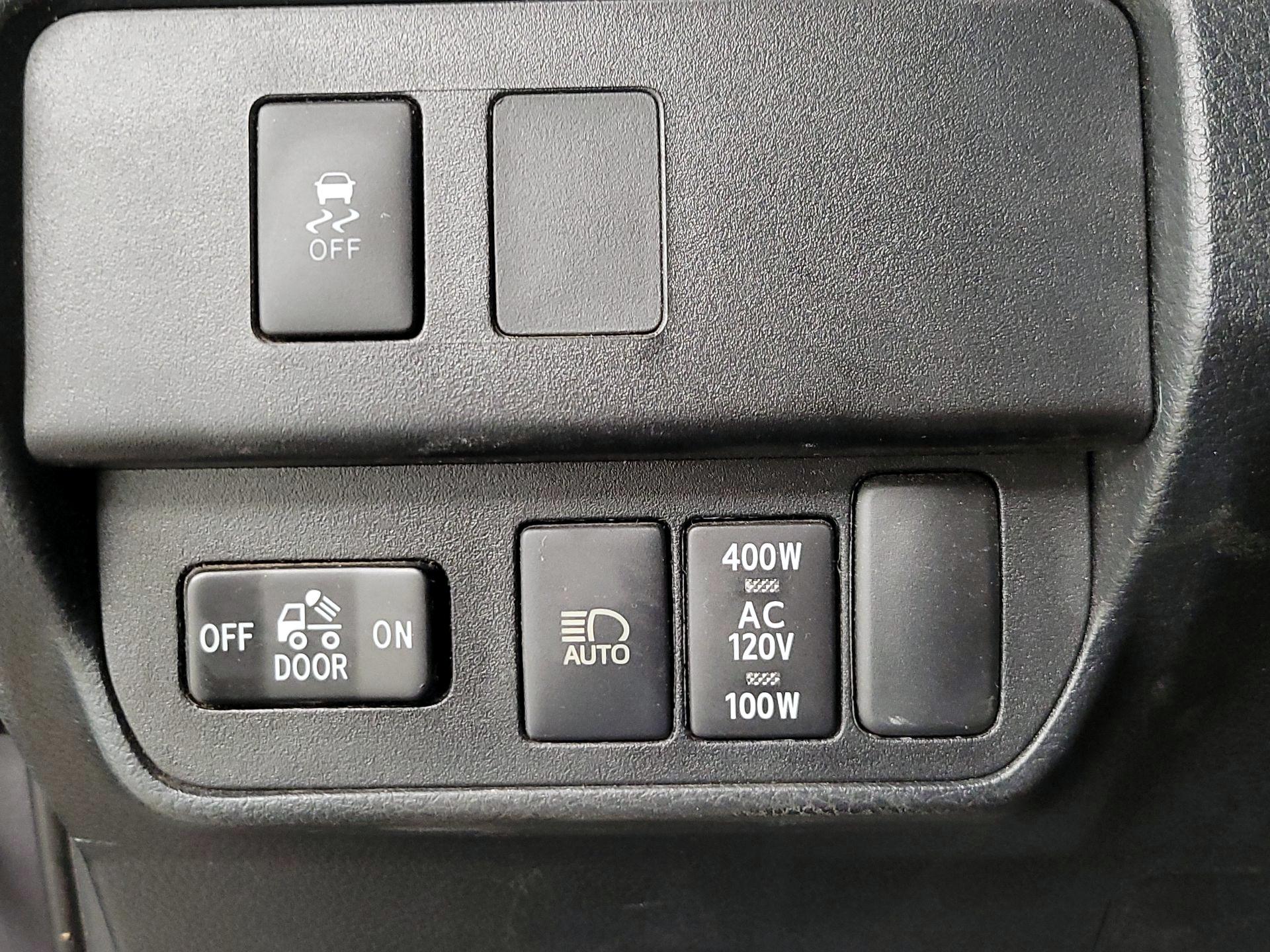 Thumbnail: 2020 Toyota Tacoma - 13