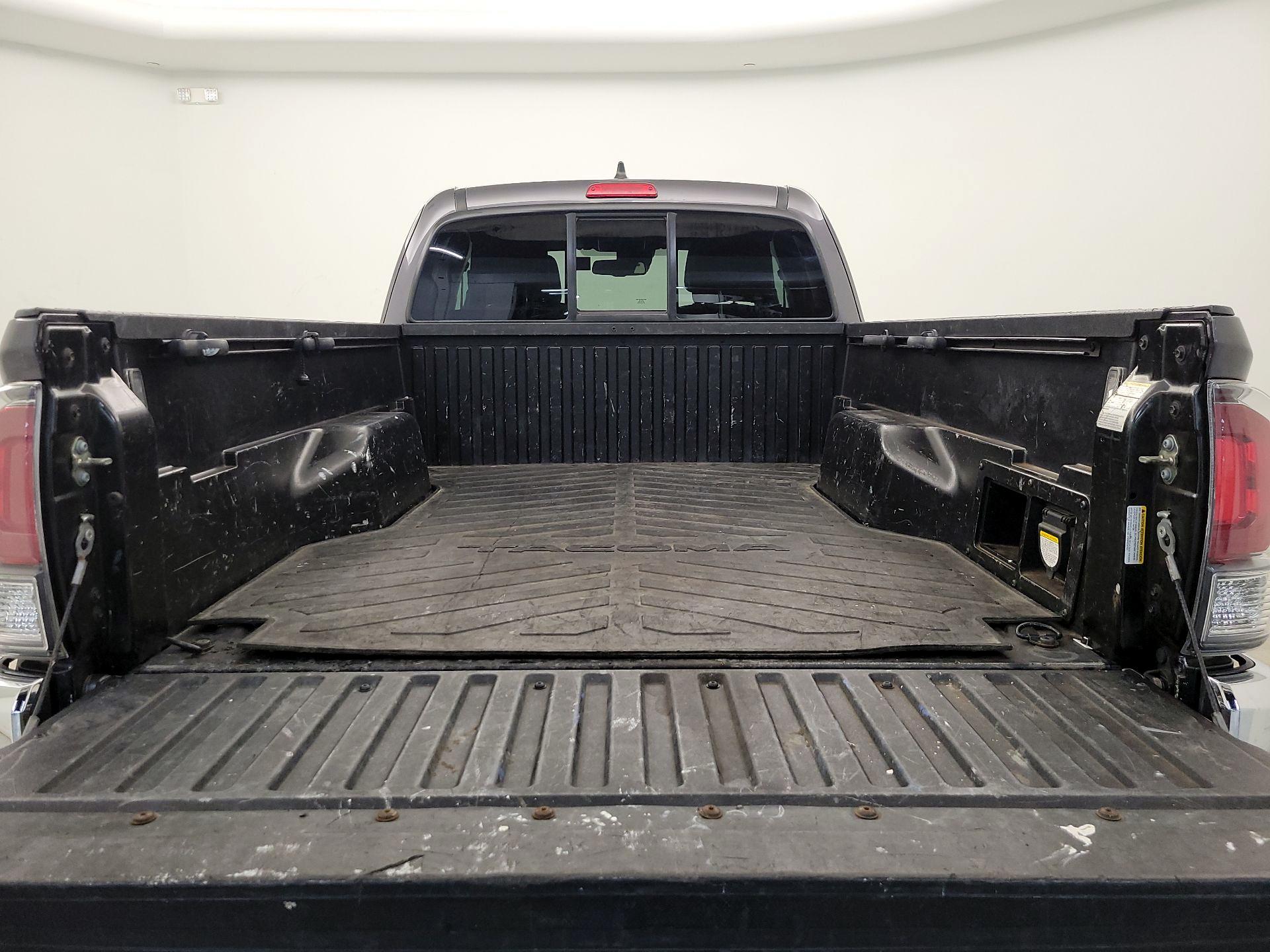 Thumbnail: 2020 Toyota Tacoma - 20