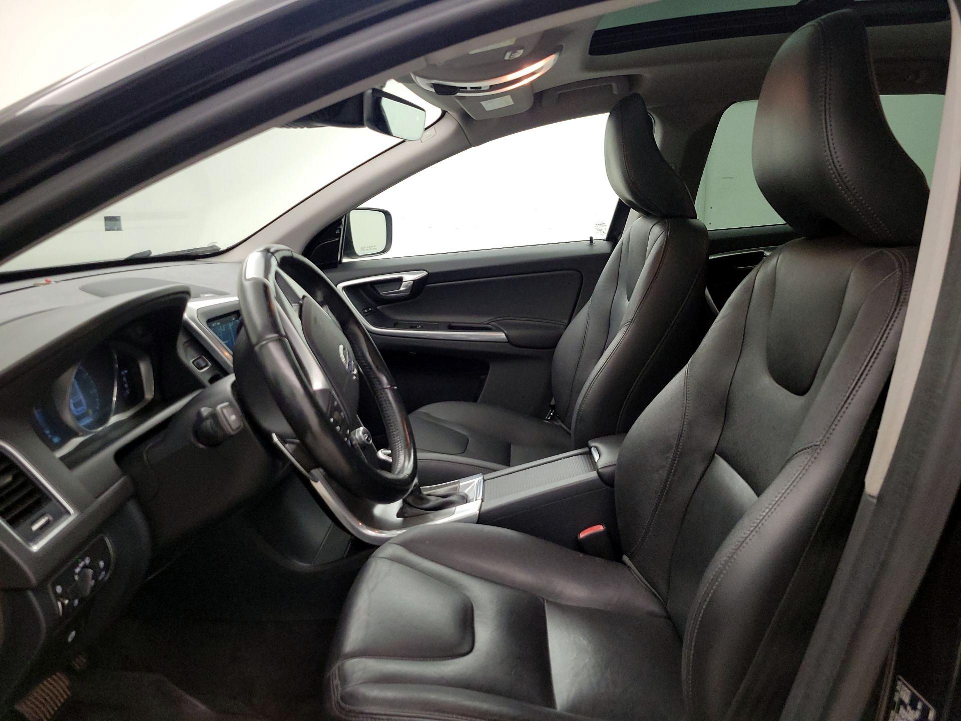 Thumbnail: 2015 Volvo XC60 - 11