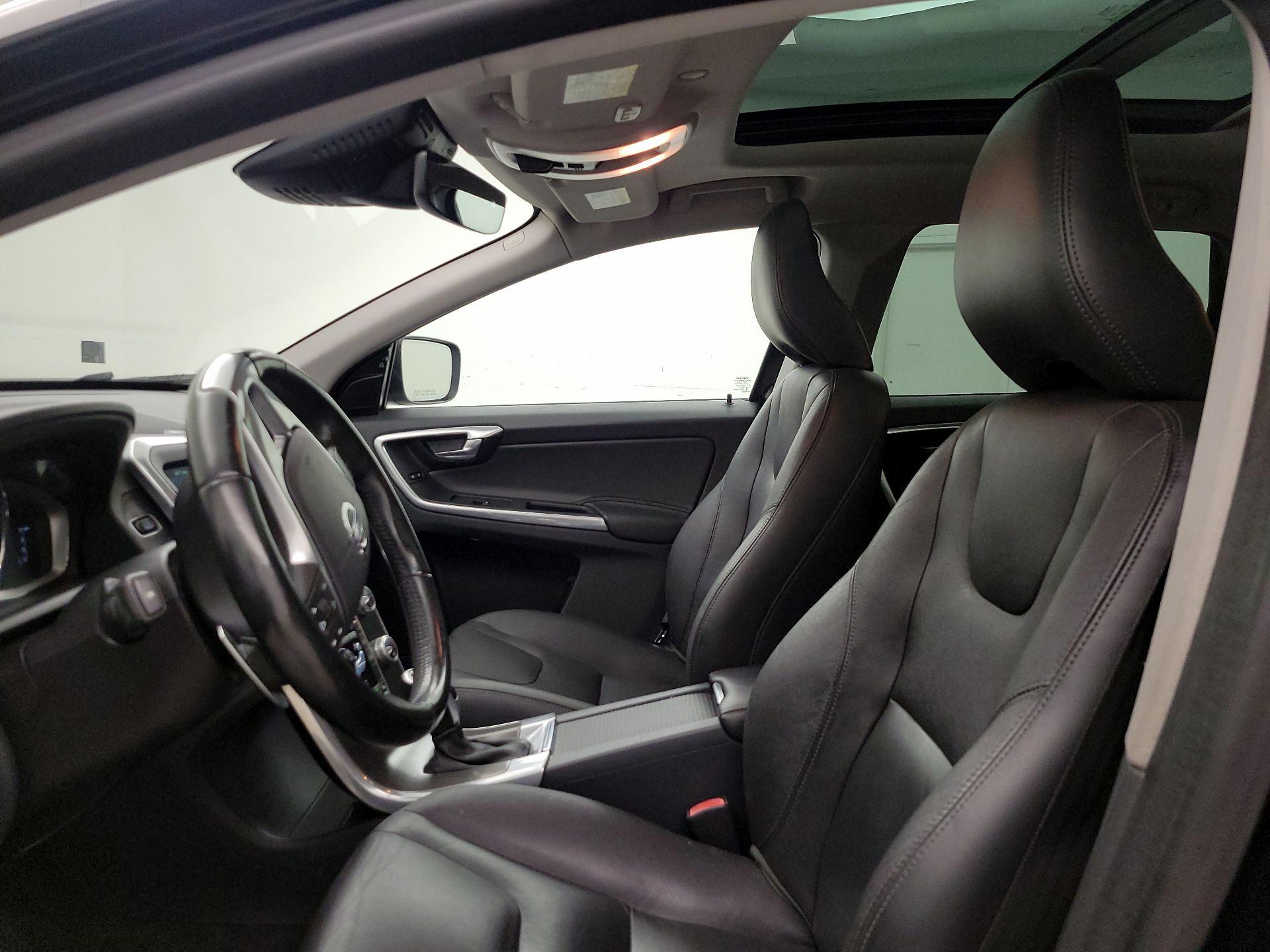 Thumbnail: 2015 Volvo XC60 - 18