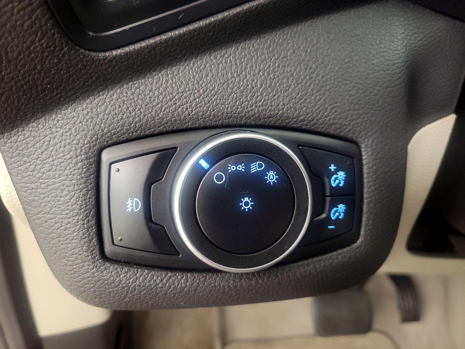 Thumbnail: 2016 Ford C-Max - 13