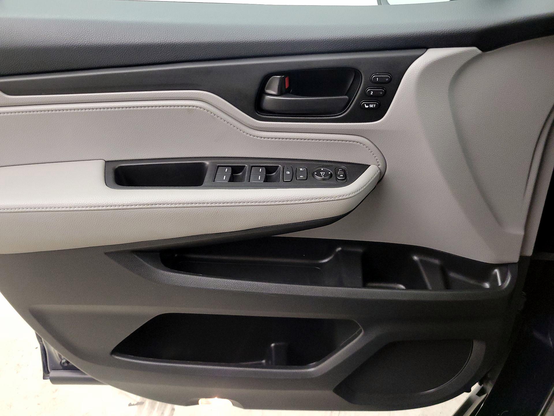 Thumbnail: 2020 Honda Odyssey - 12