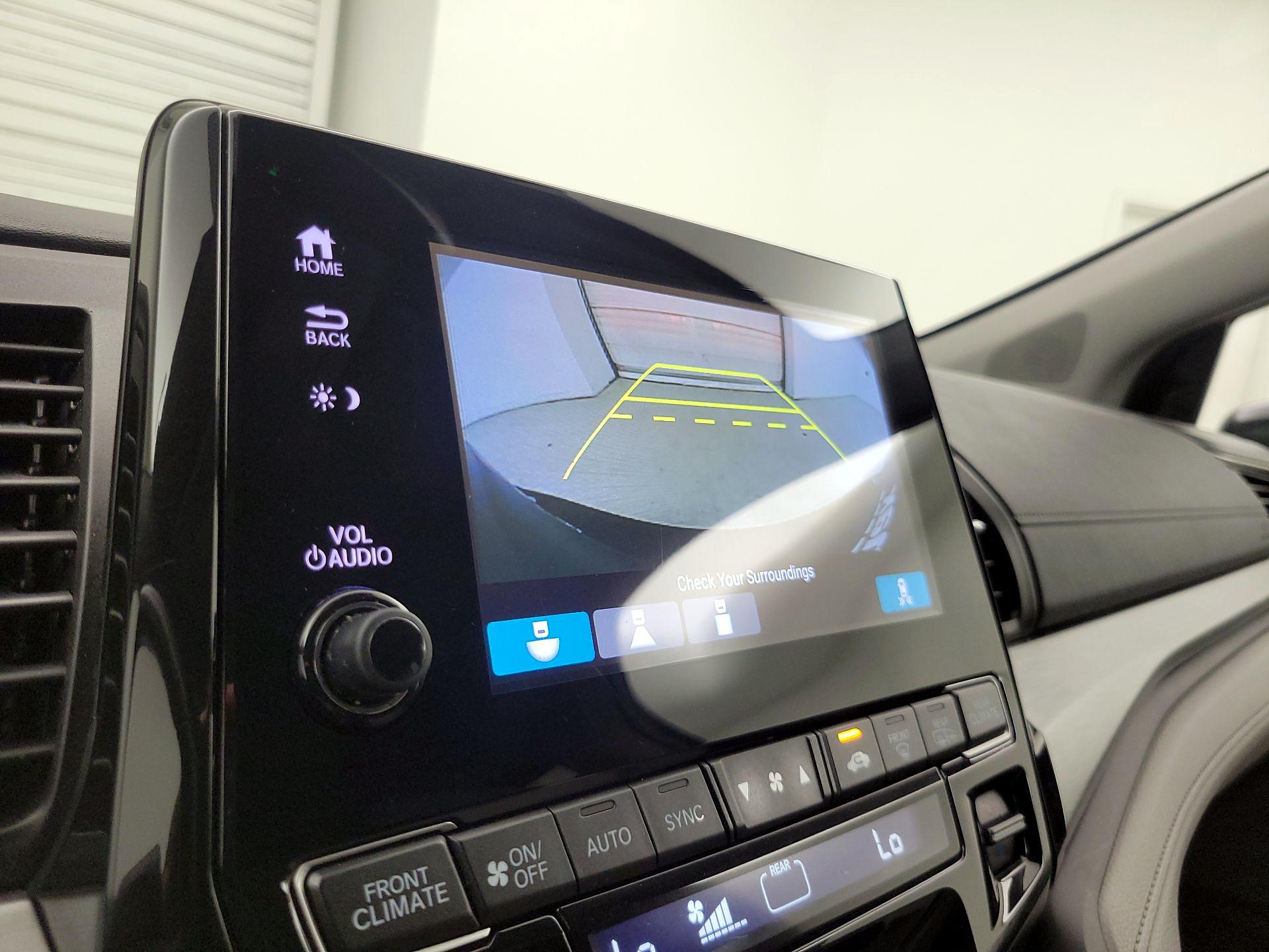 Thumbnail: 2020 Honda Odyssey - 14