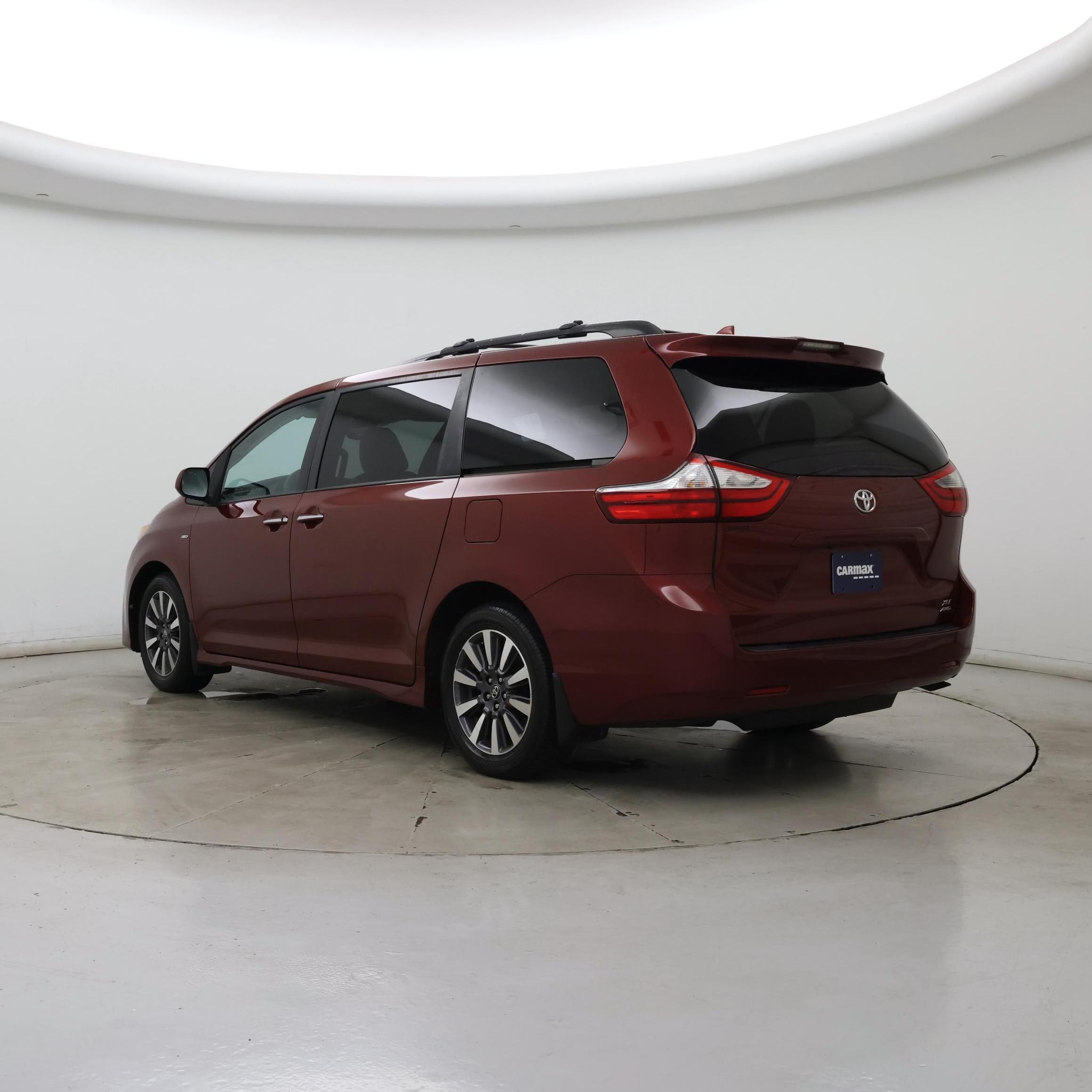 Thumbnail: 2018 Toyota Sienna - 2