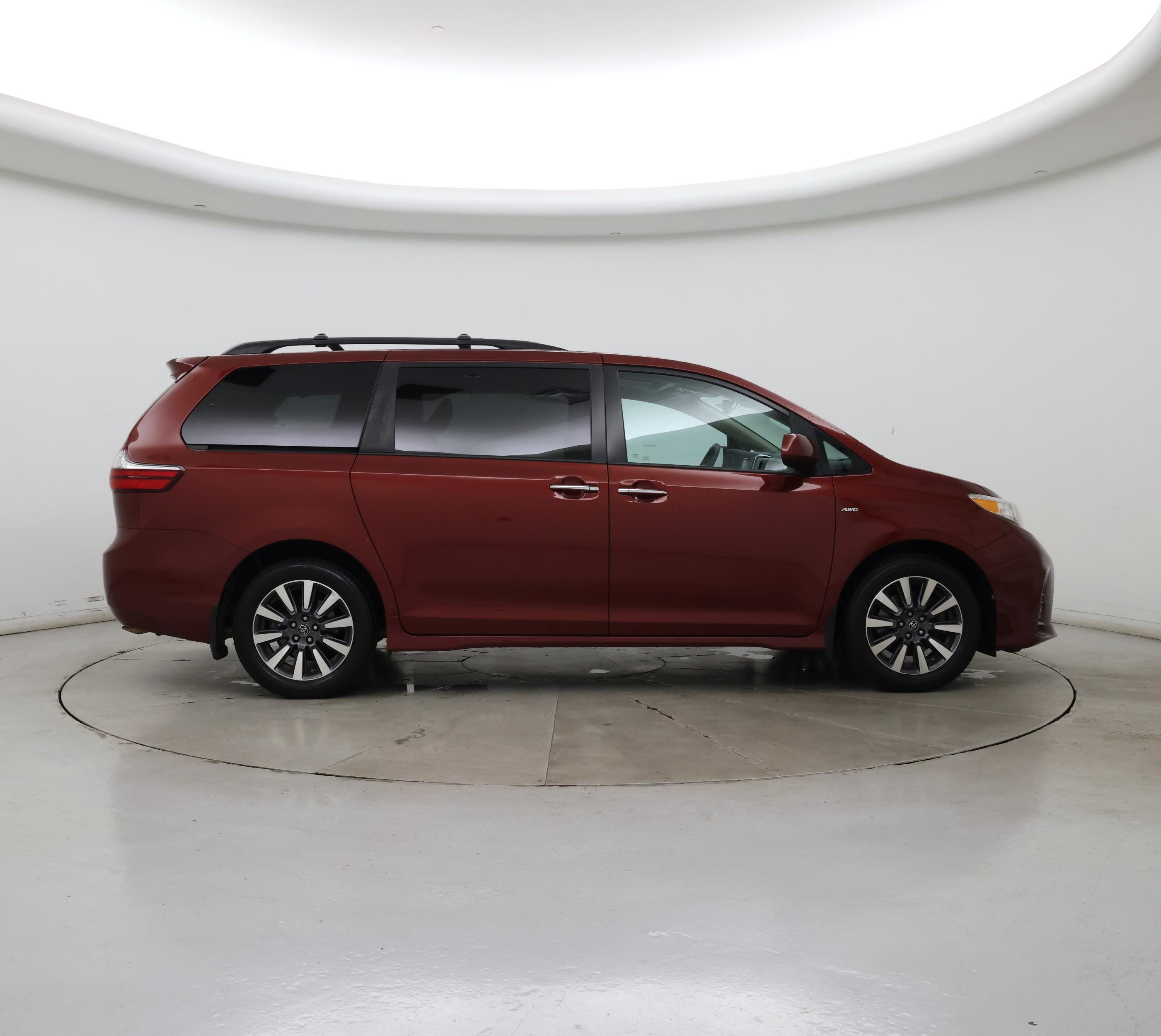 Thumbnail: 2018 Toyota Sienna - 7