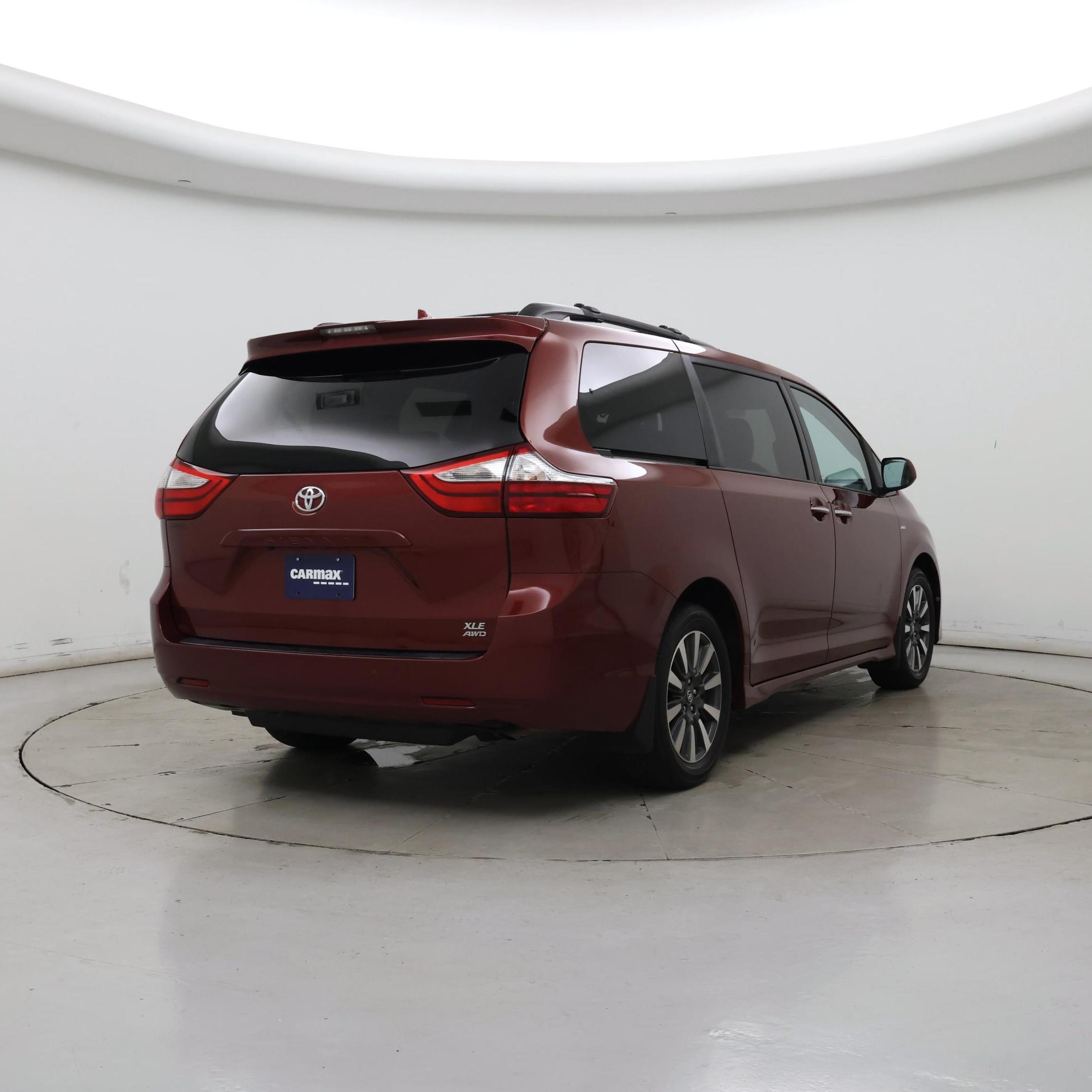 Thumbnail: 2018 Toyota Sienna - 8