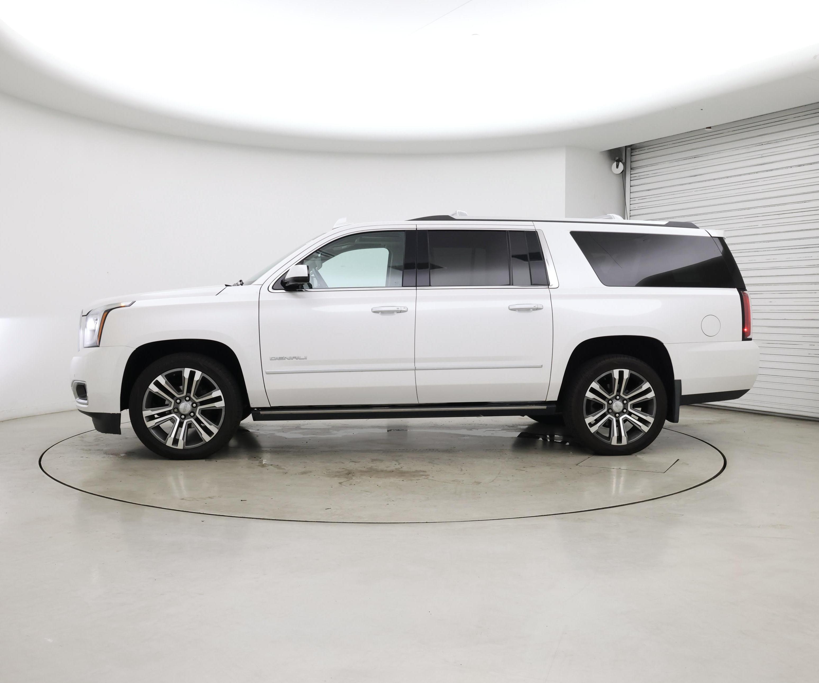 Thumbnail: 2018 GMC Yukon XL - 3