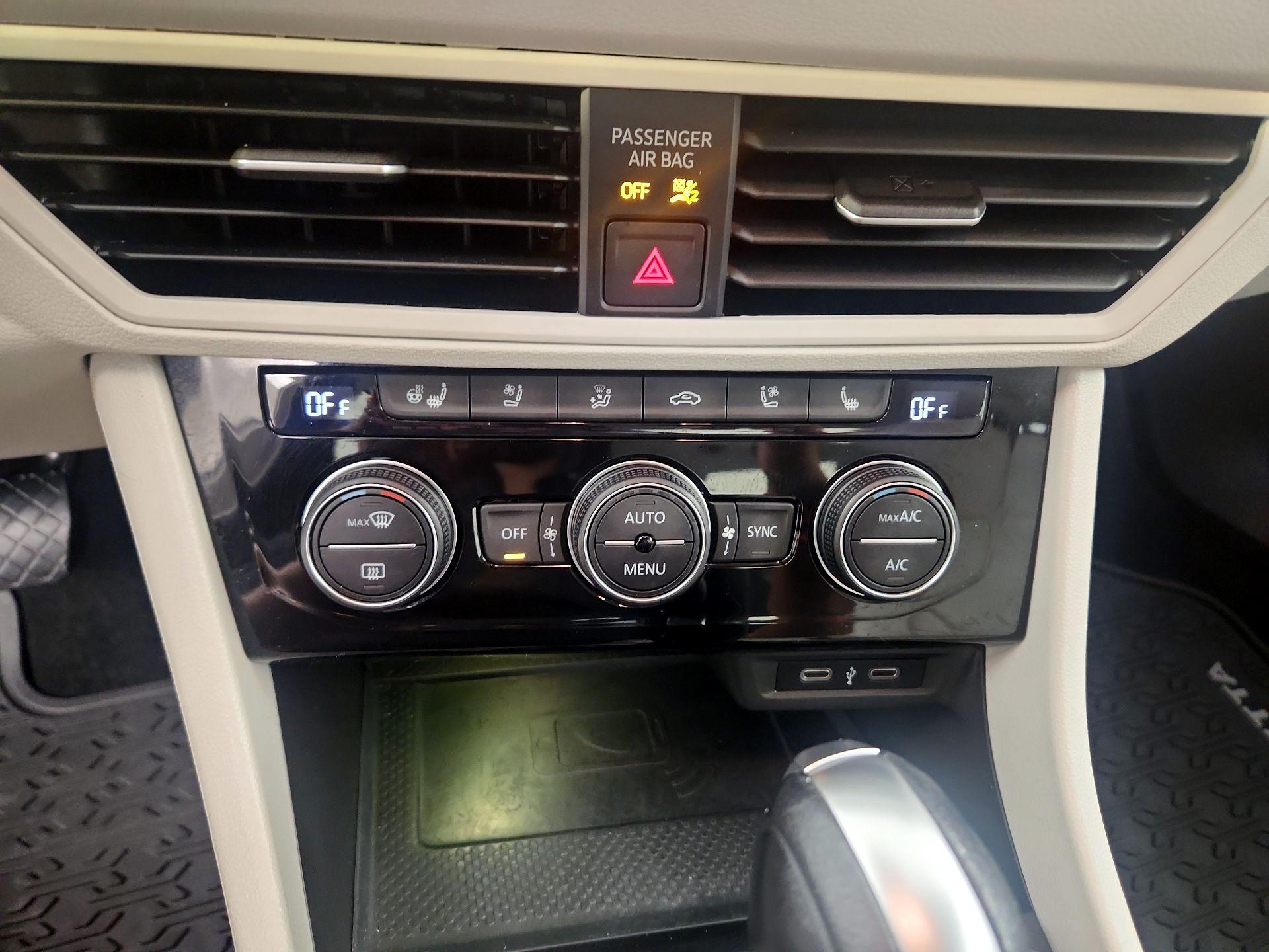 Thumbnail: 2021 Volkswagen Jetta - 14