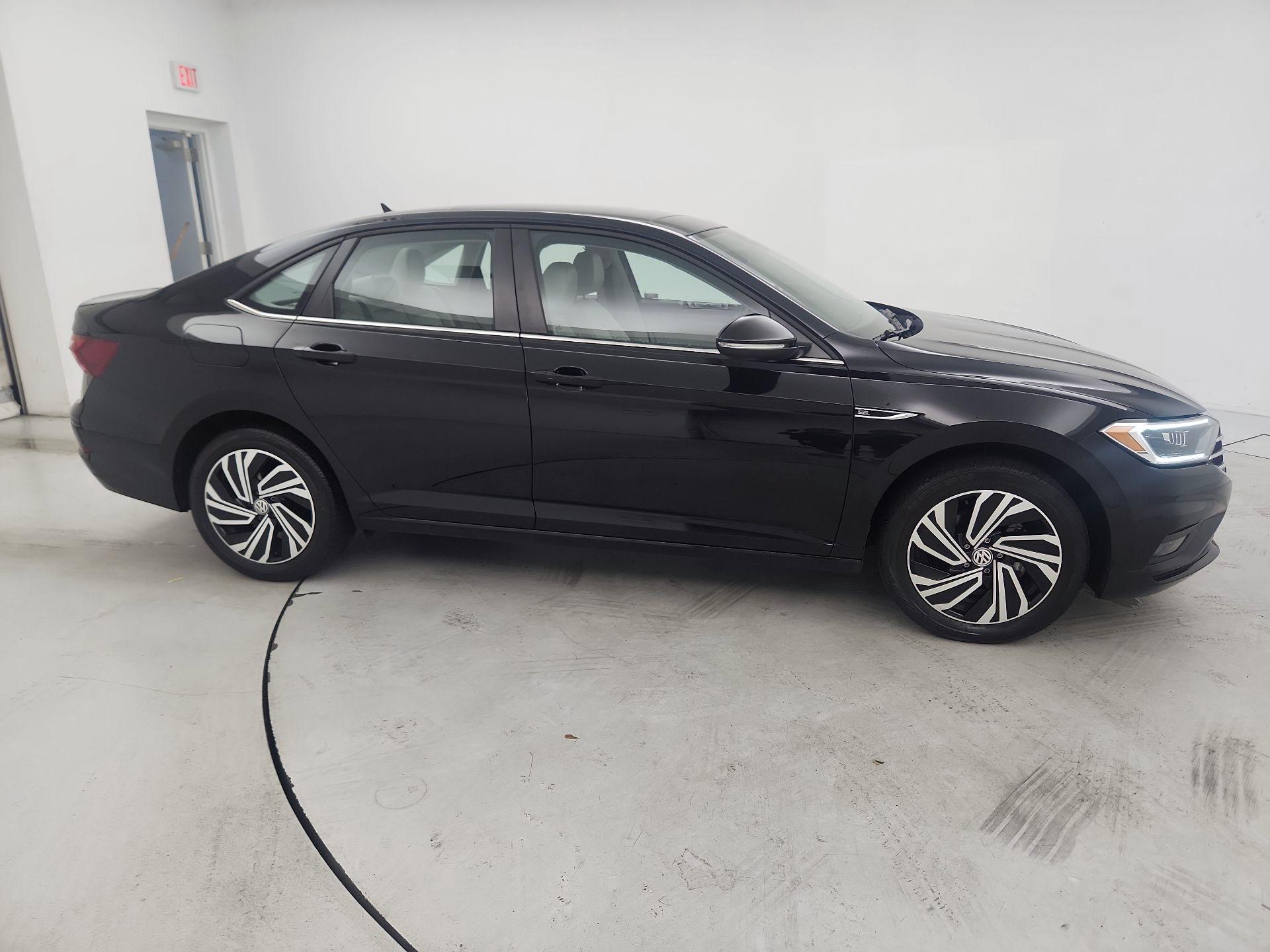 Thumbnail: 2021 Volkswagen Jetta - 4
