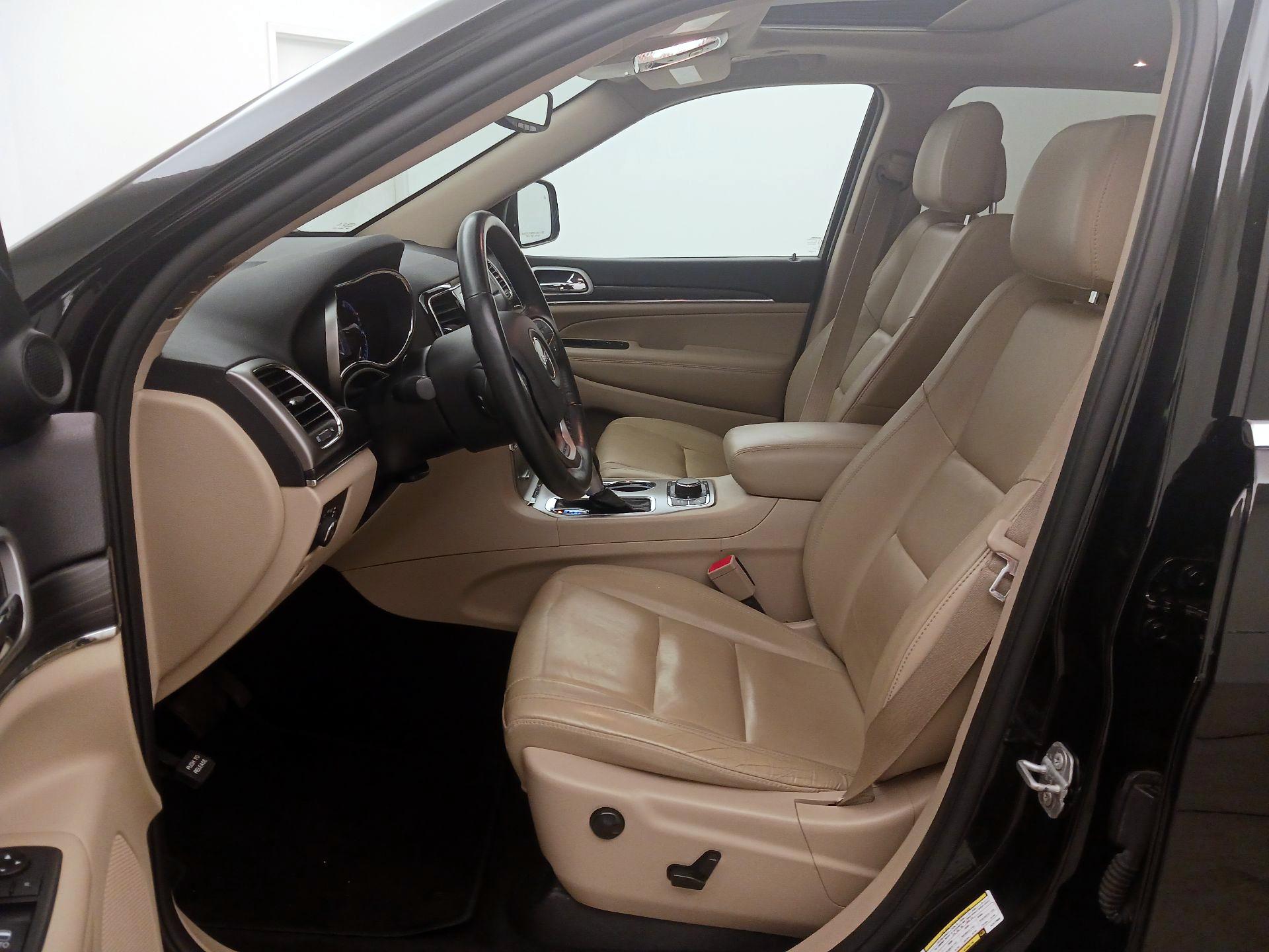 Thumbnail: 2019 Jeep Grand Cherokee - 11