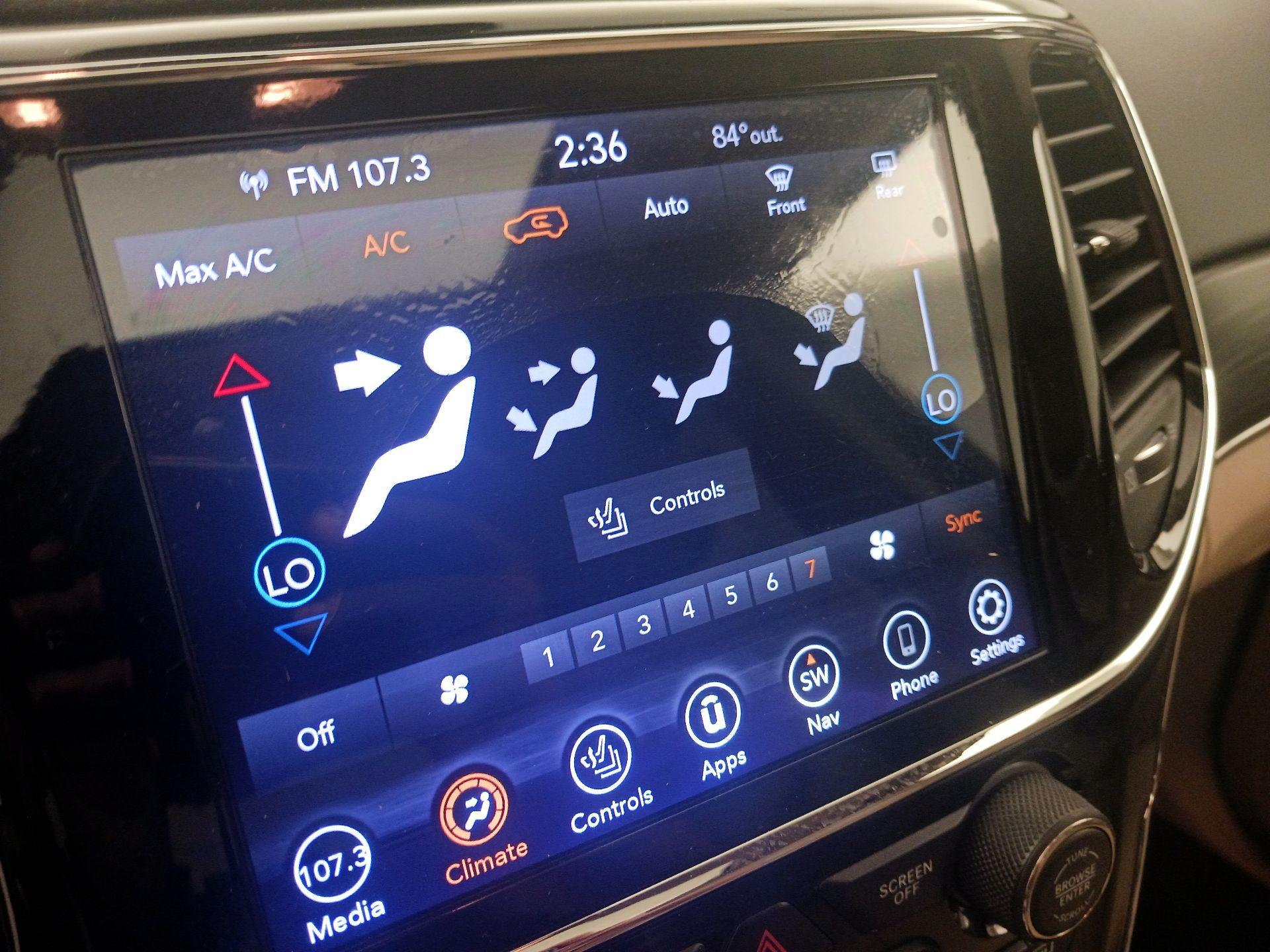 Thumbnail: 2019 Jeep Grand Cherokee - 17