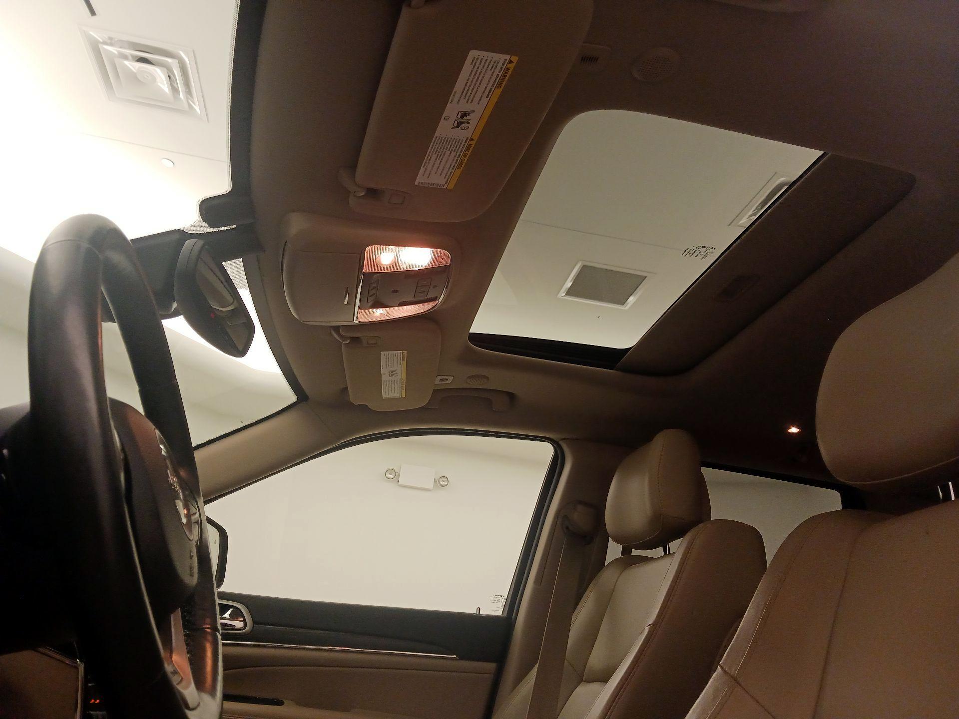 Thumbnail: 2019 Jeep Grand Cherokee - 20