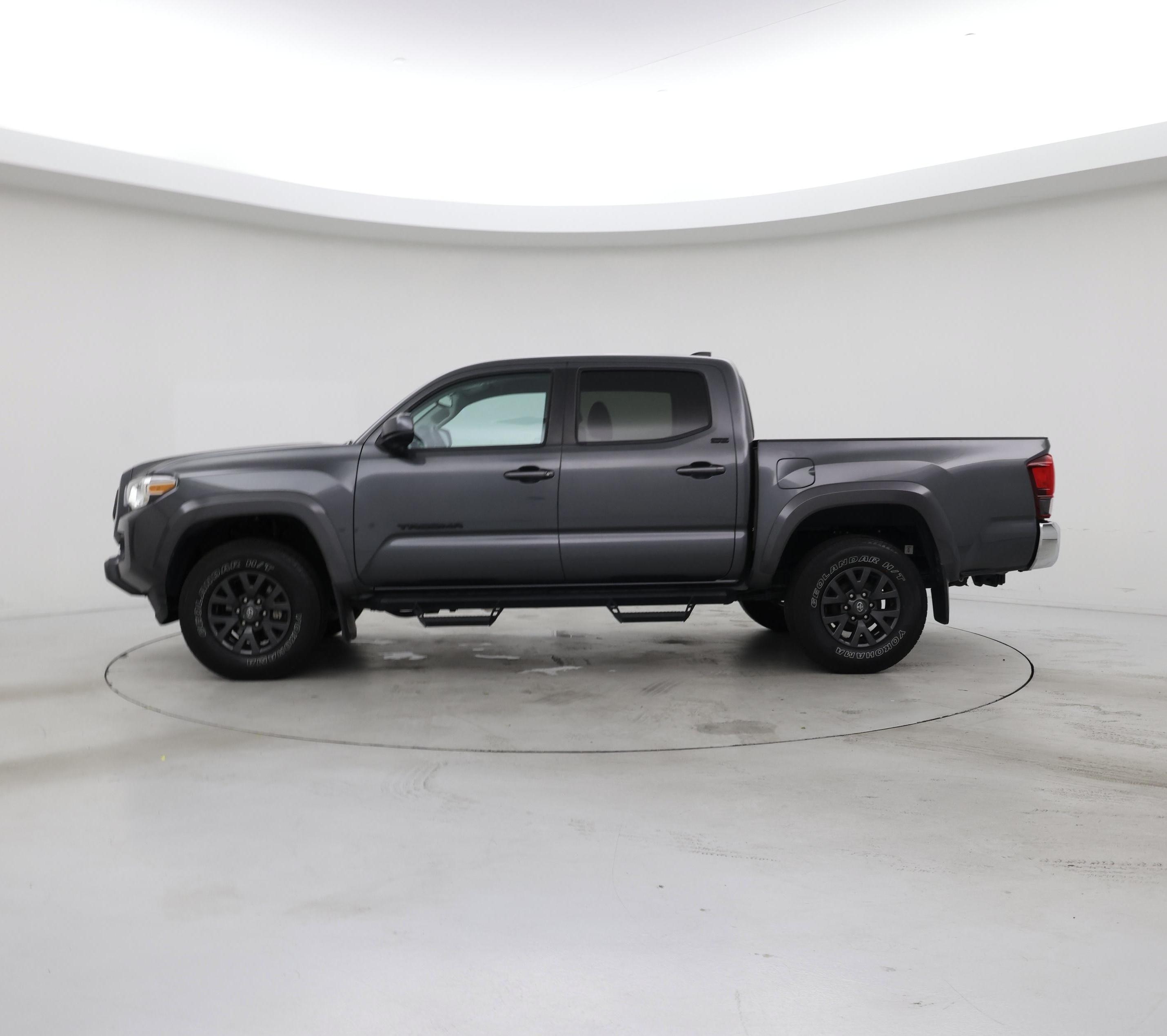 Thumbnail: 2021 Toyota Tacoma - 3