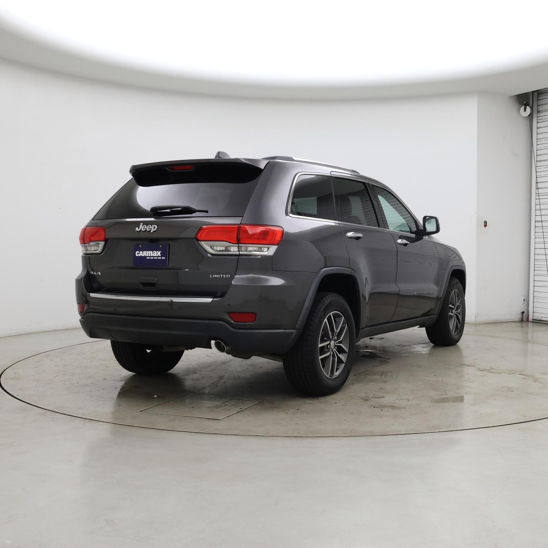 Thumbnail: 2017 Jeep Grand Cherokee - 8