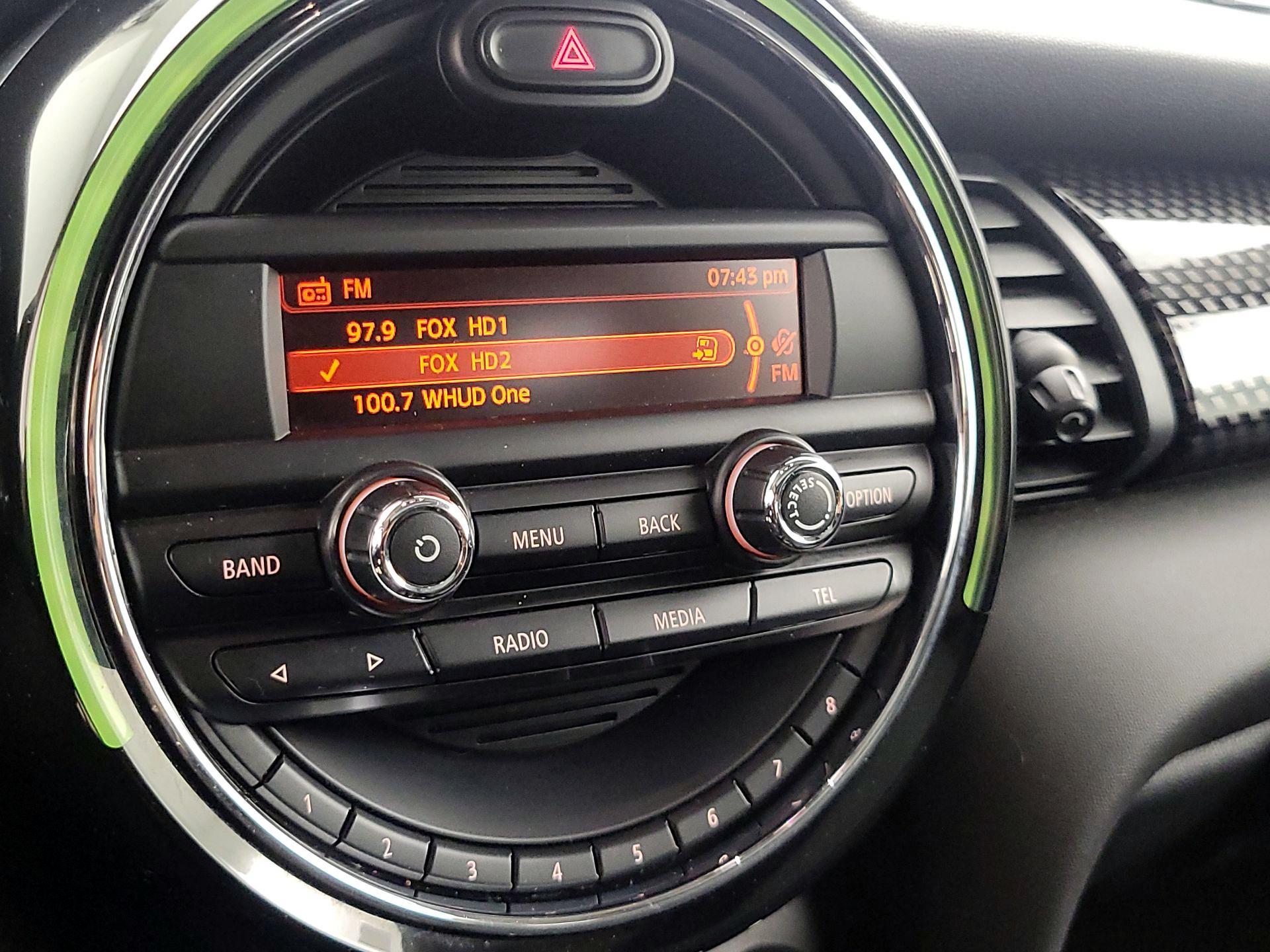 Thumbnail: 2015 MINI Cooper Hardtop - 14
