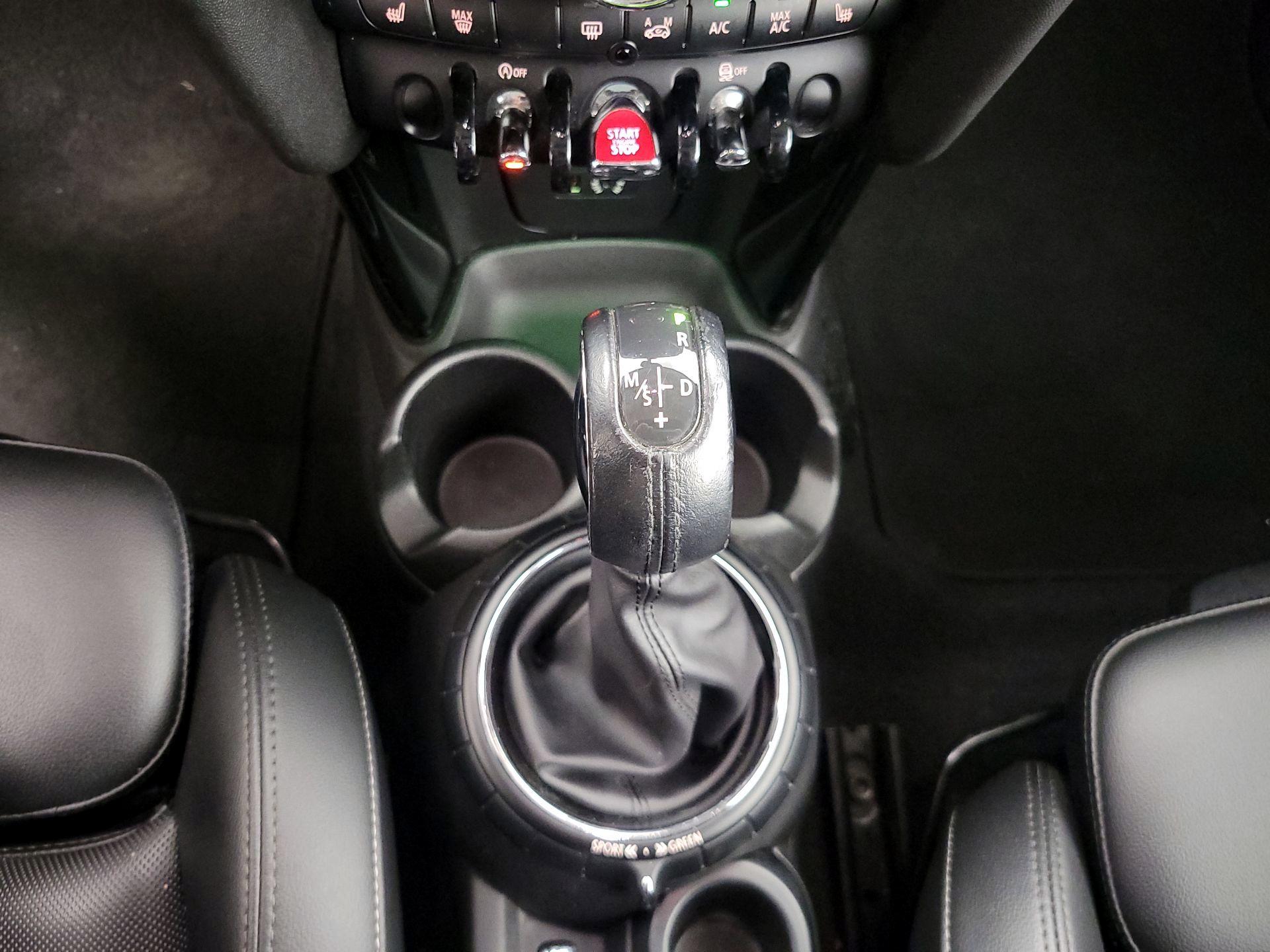 Thumbnail: 2015 MINI Cooper Hardtop - 16