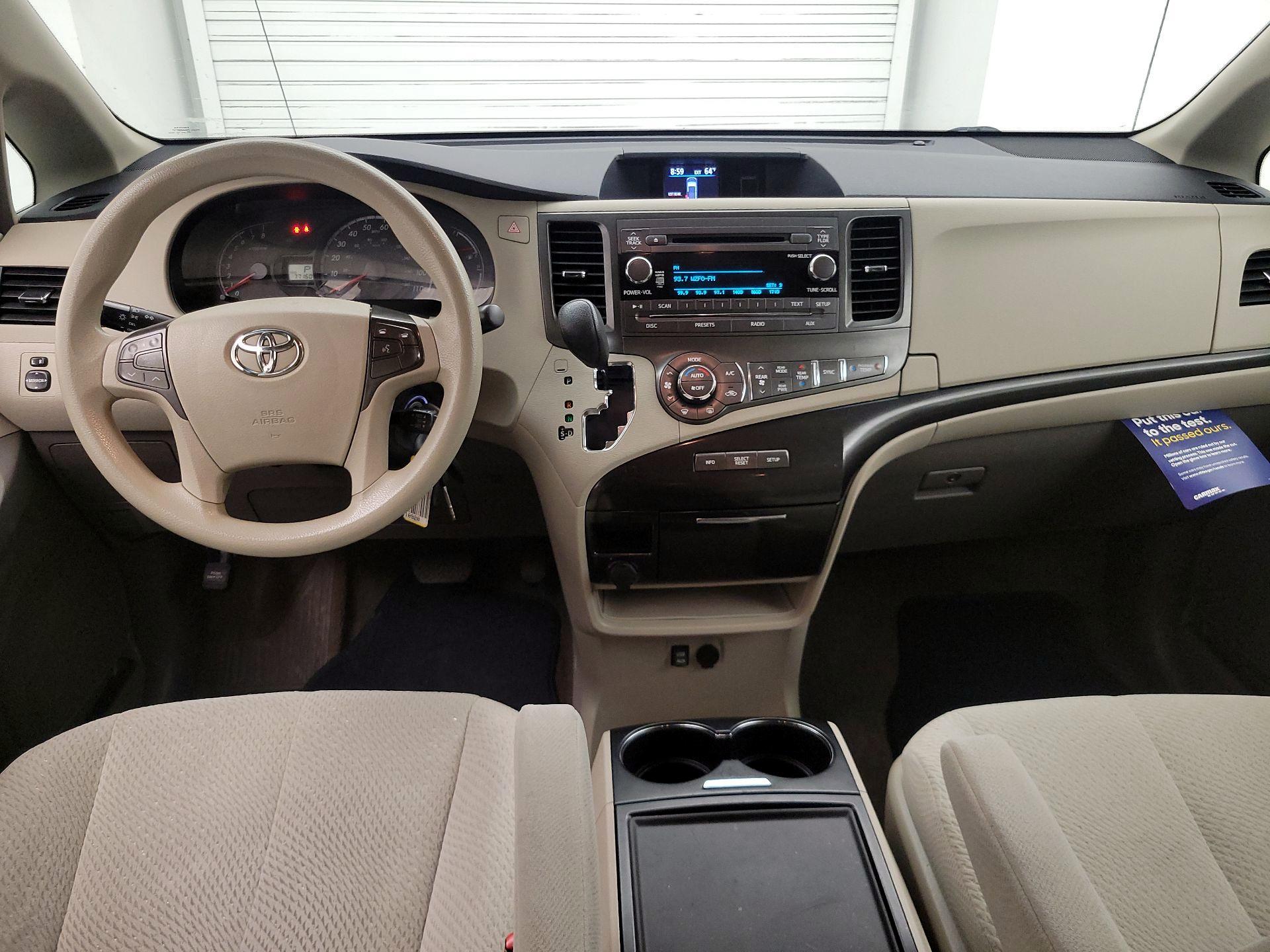 Thumbnail: 2014 Toyota Sienna - 9