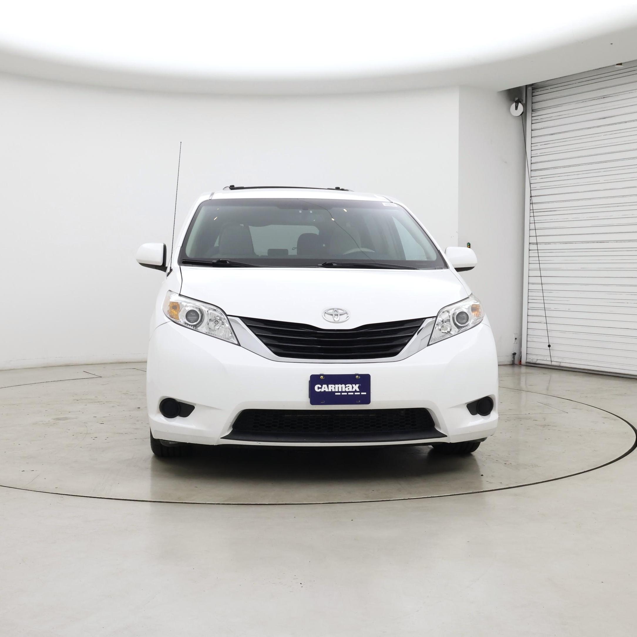 Thumbnail: 2014 Toyota Sienna - 5