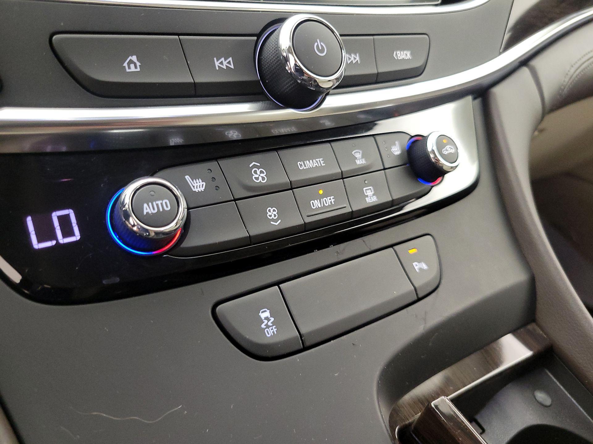Thumbnail: 2017 Buick LaCrosse - 17