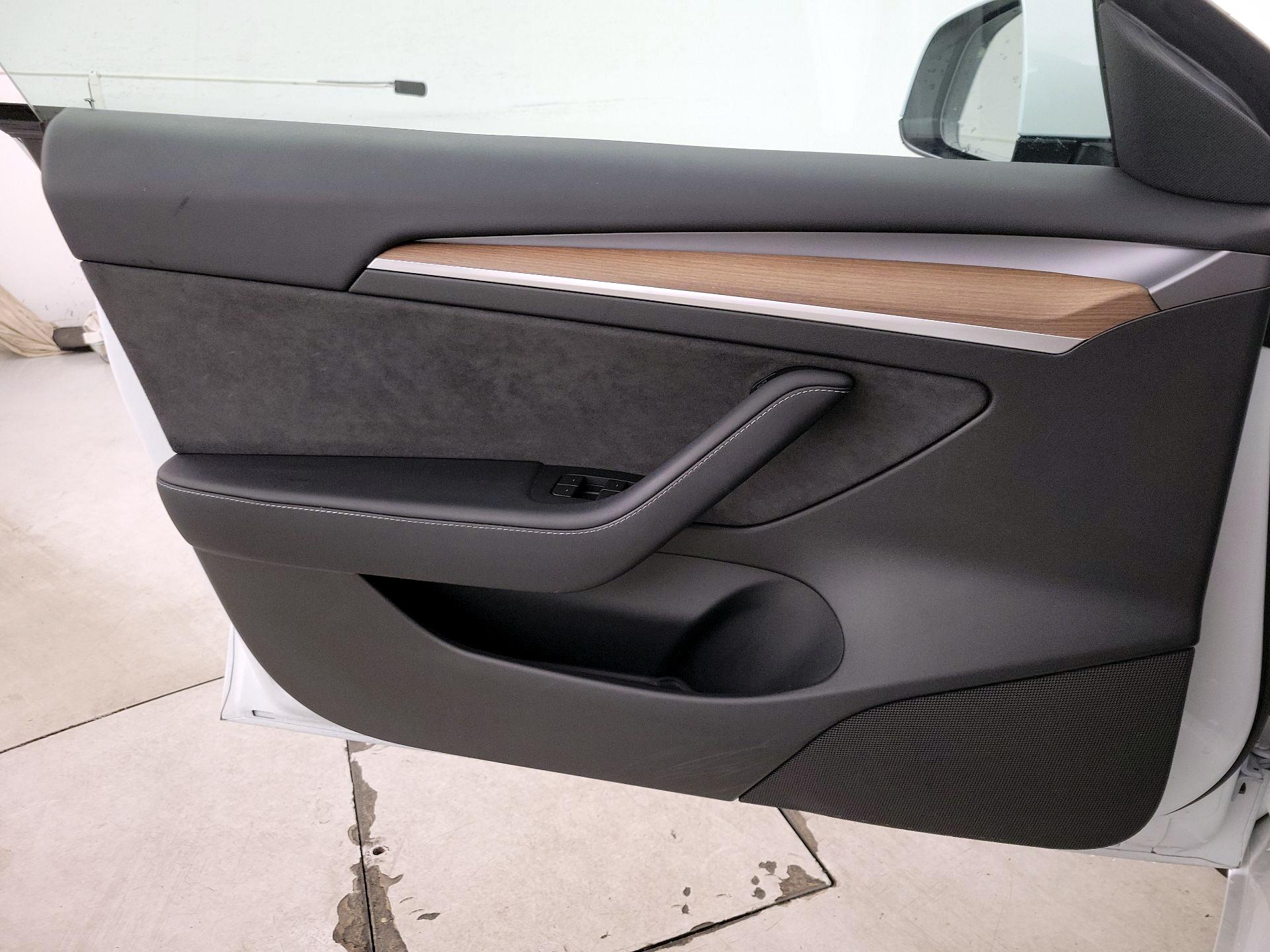 Thumbnail: 2023 Tesla Model 3 - 12