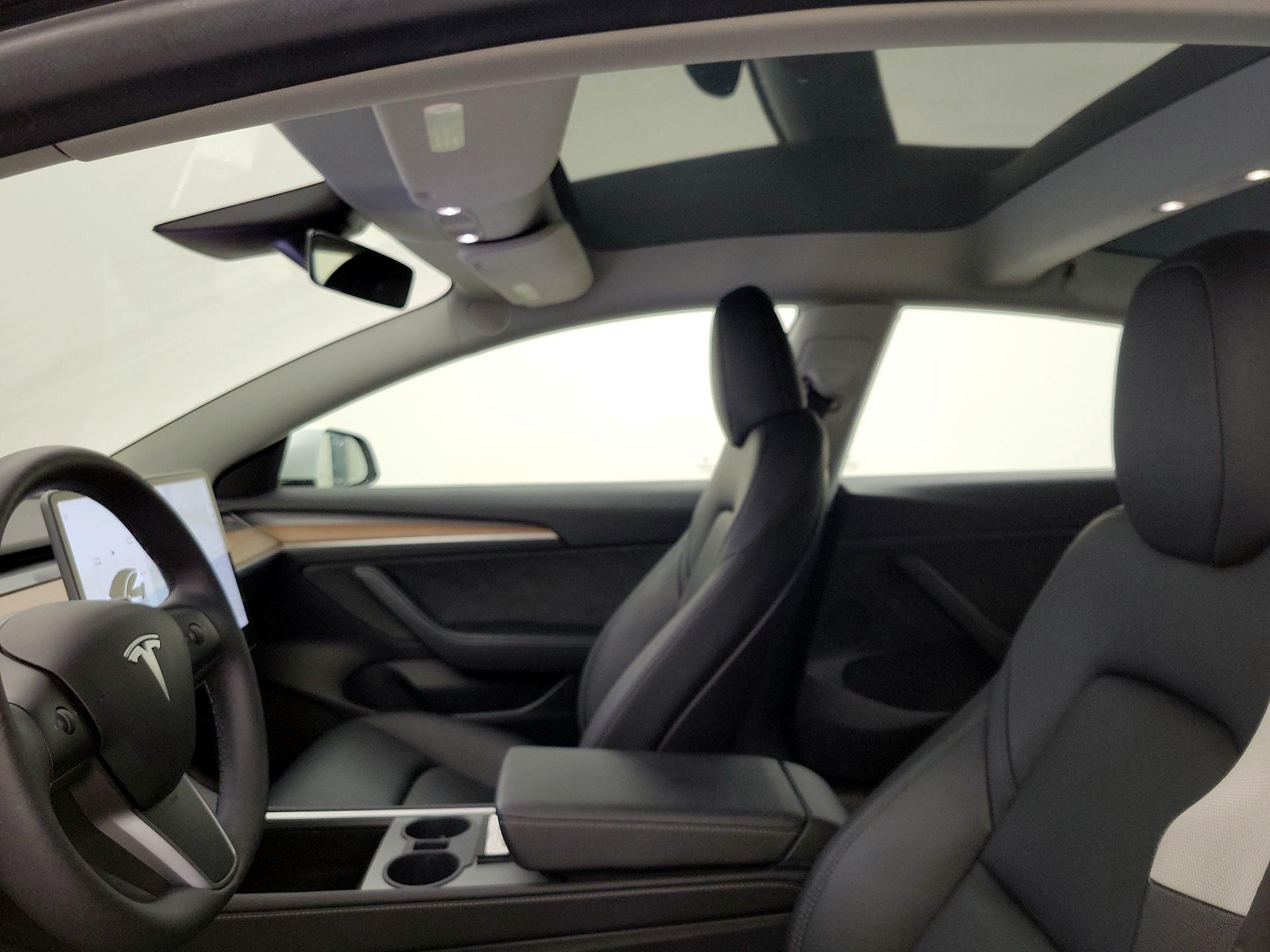 Thumbnail: 2023 Tesla Model 3 - 19