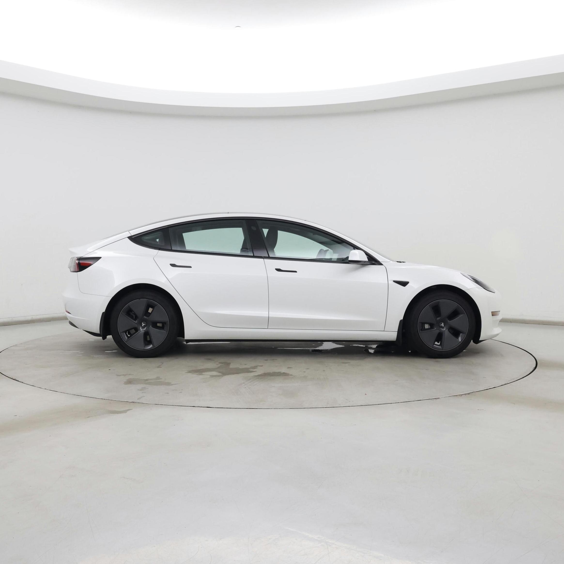 Thumbnail: 2023 Tesla Model 3 - 7