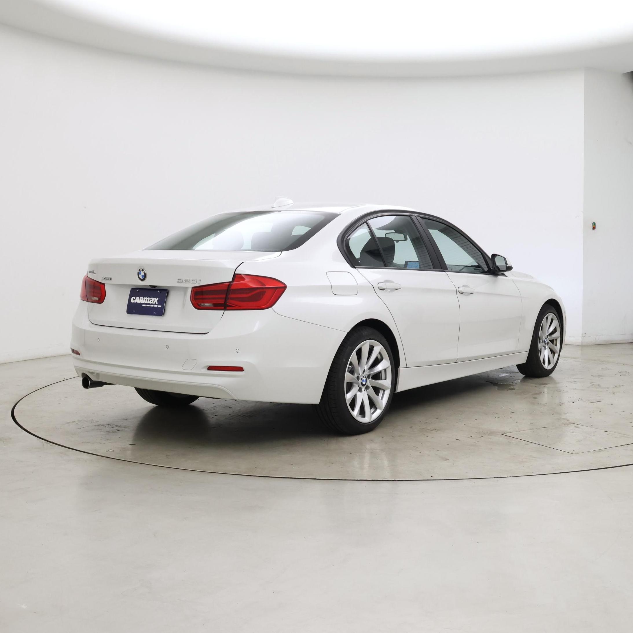 Thumbnail: 2018 BMW 3 Series - 8