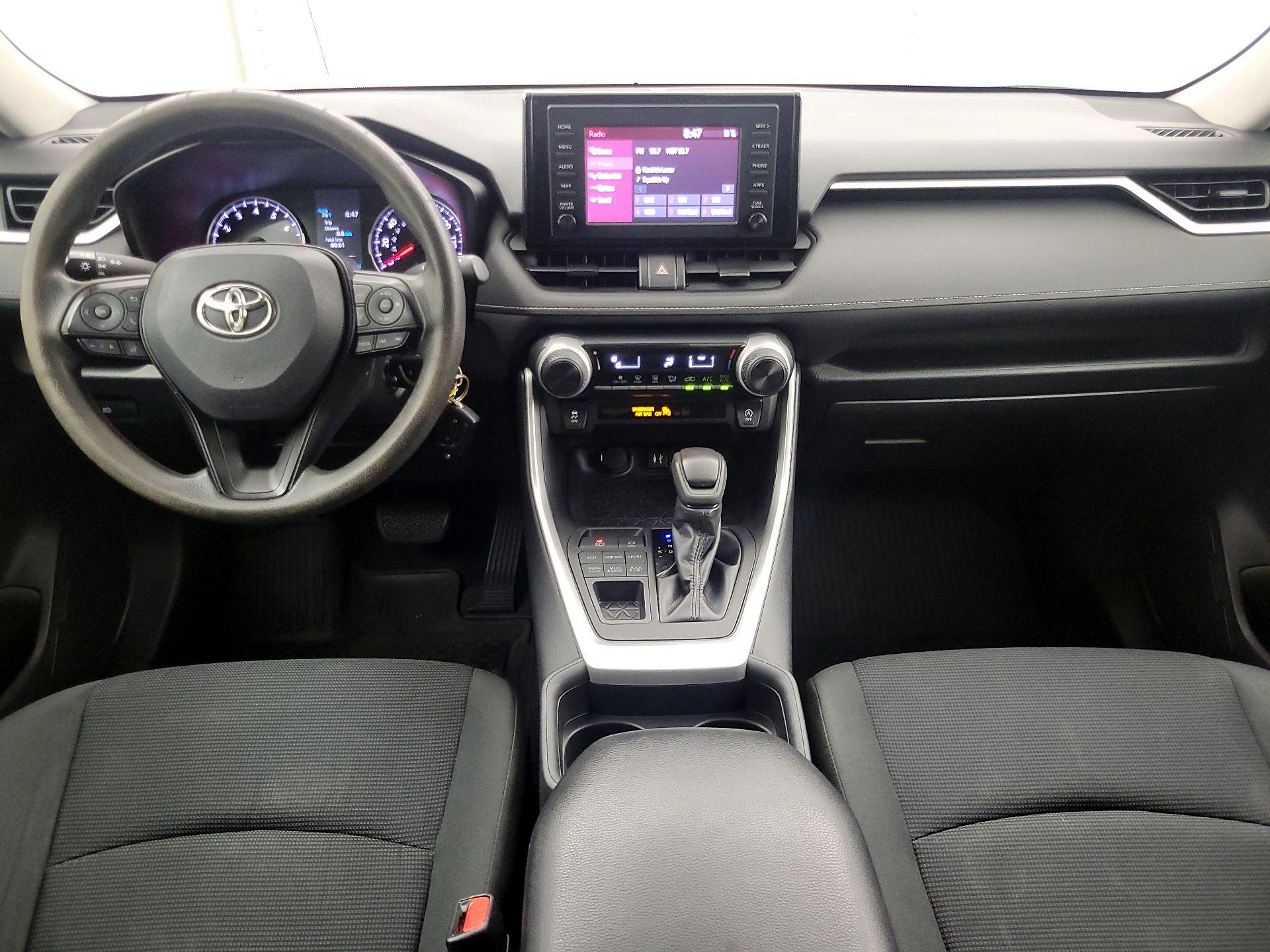 Thumbnail: 2019 Toyota RAV4 - 9