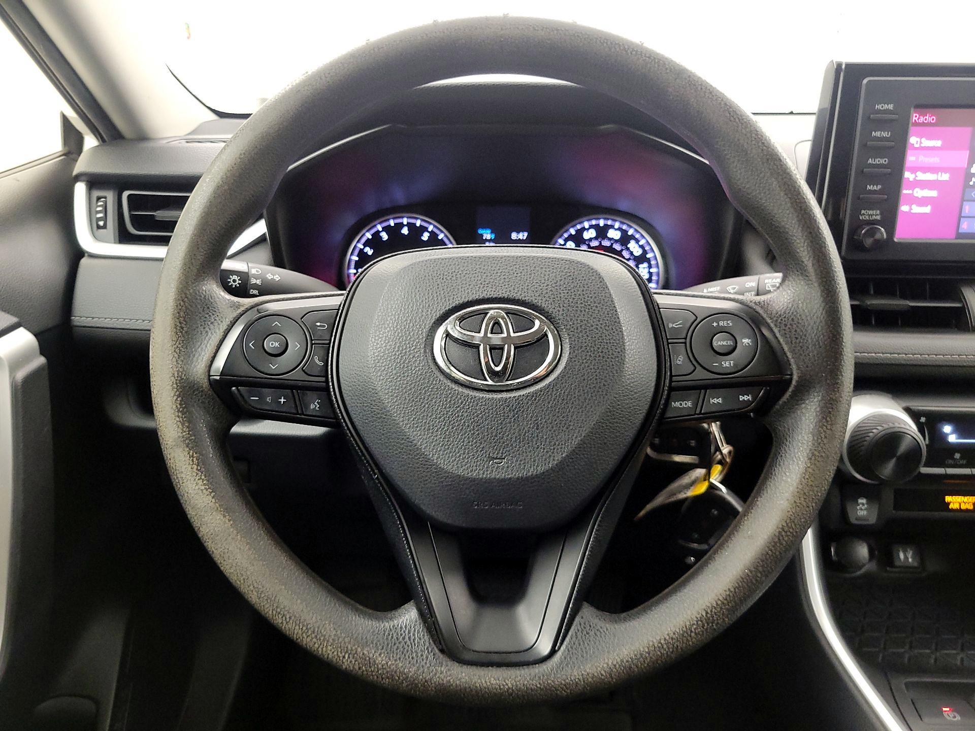 Thumbnail: 2019 Toyota RAV4 - 10